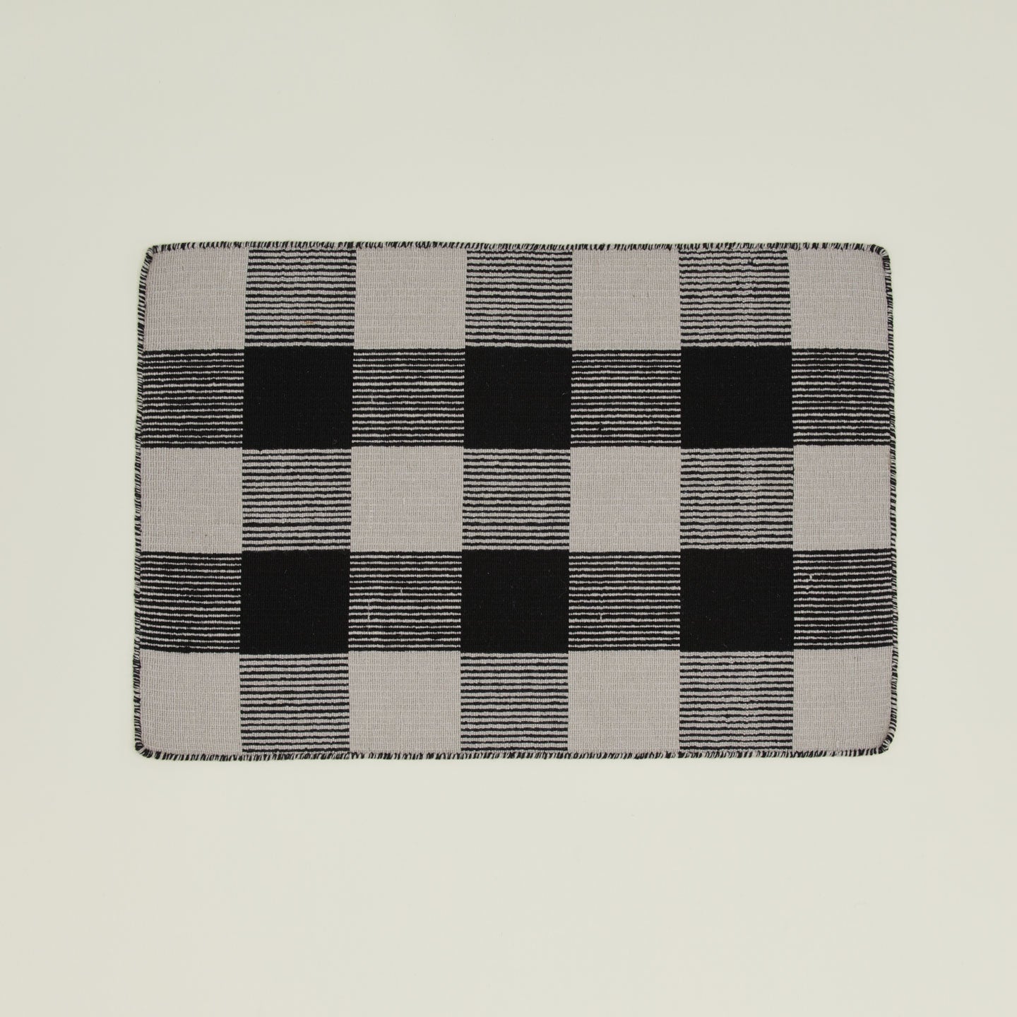 Simple Plaid Rug - Light Grey/Black