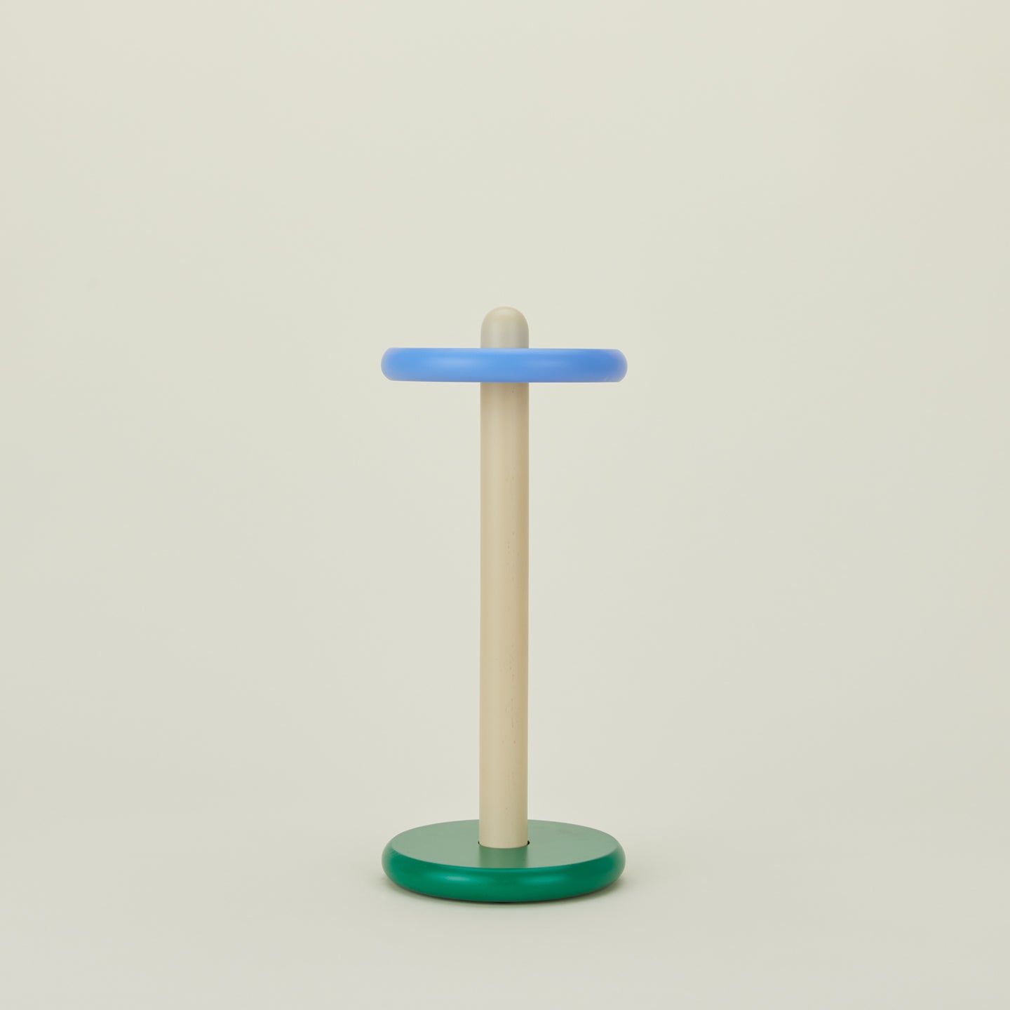 Spool paper towel holder in blue