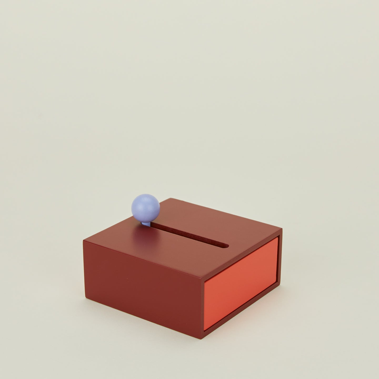 Cache box in red