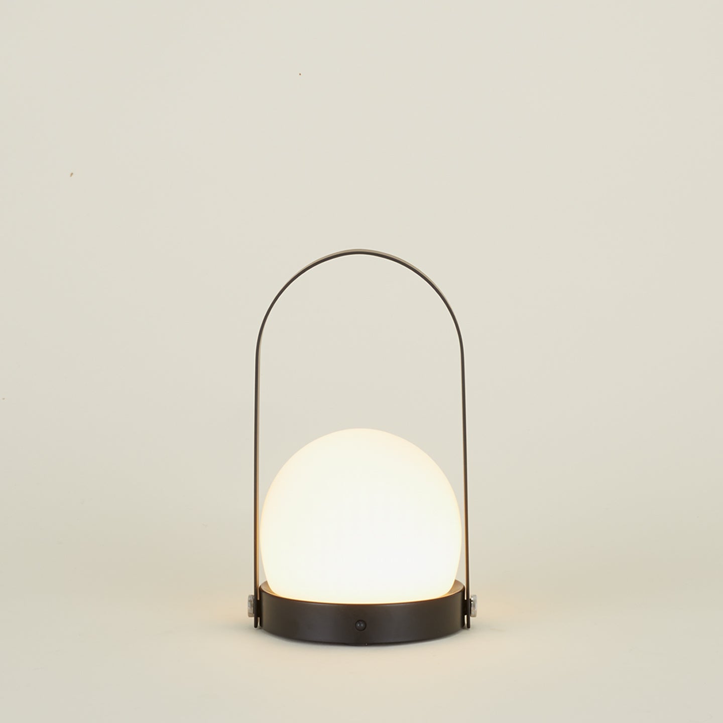 Carrie LED lamp in black