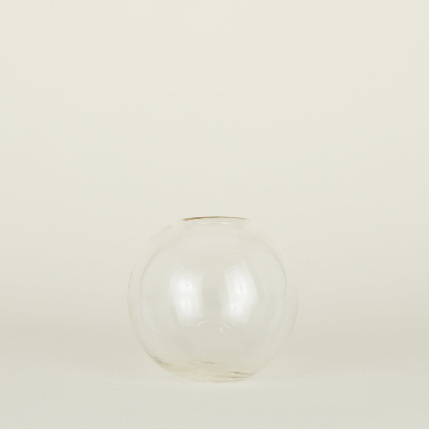 Large aurora sphere vase in clear