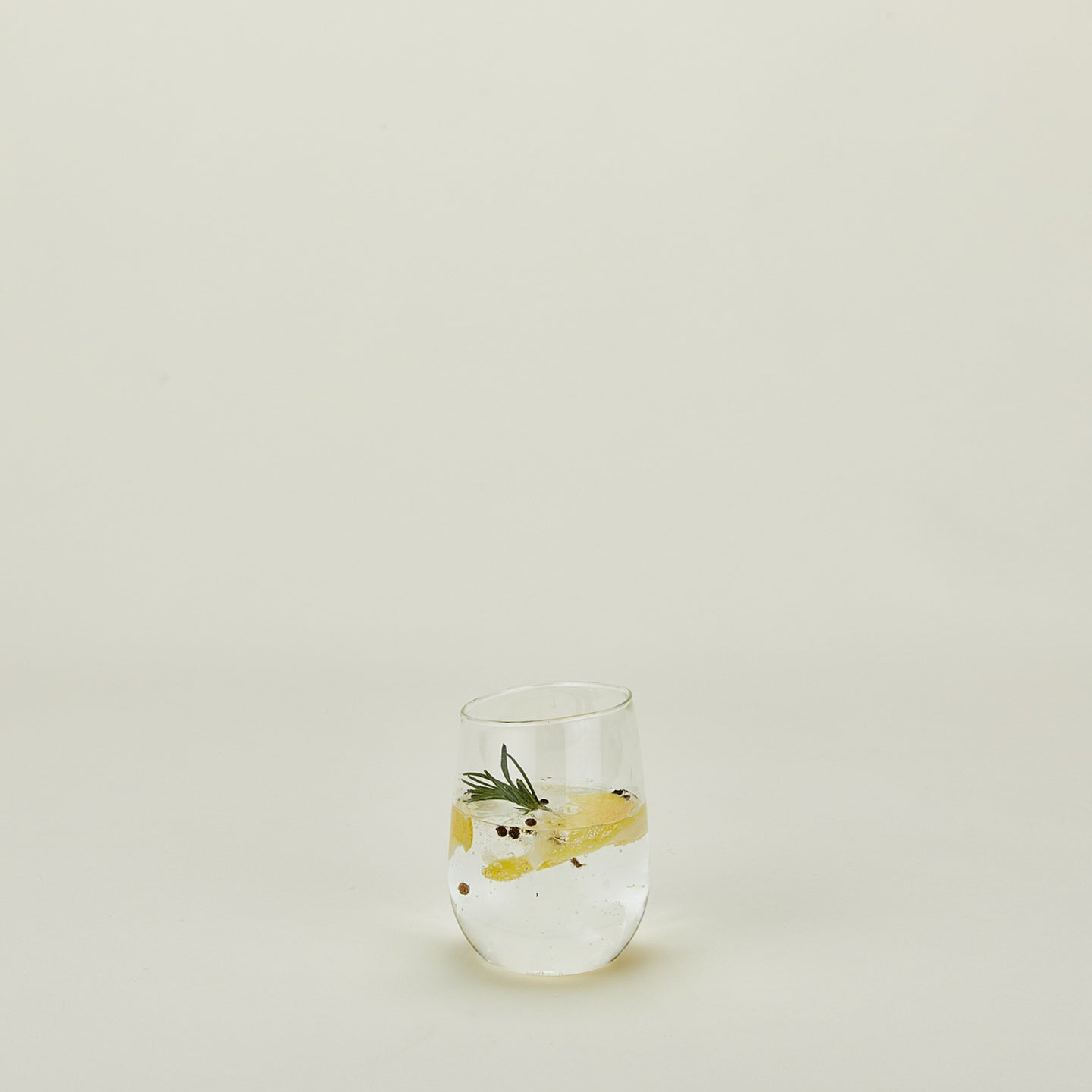 Individual medium filled boreal glass