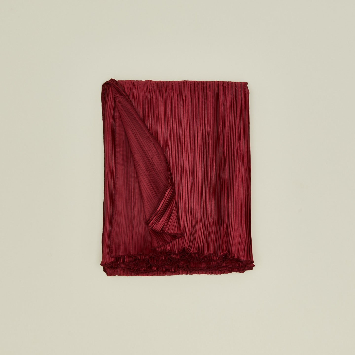 Cahaya pleated tablecloth in red
