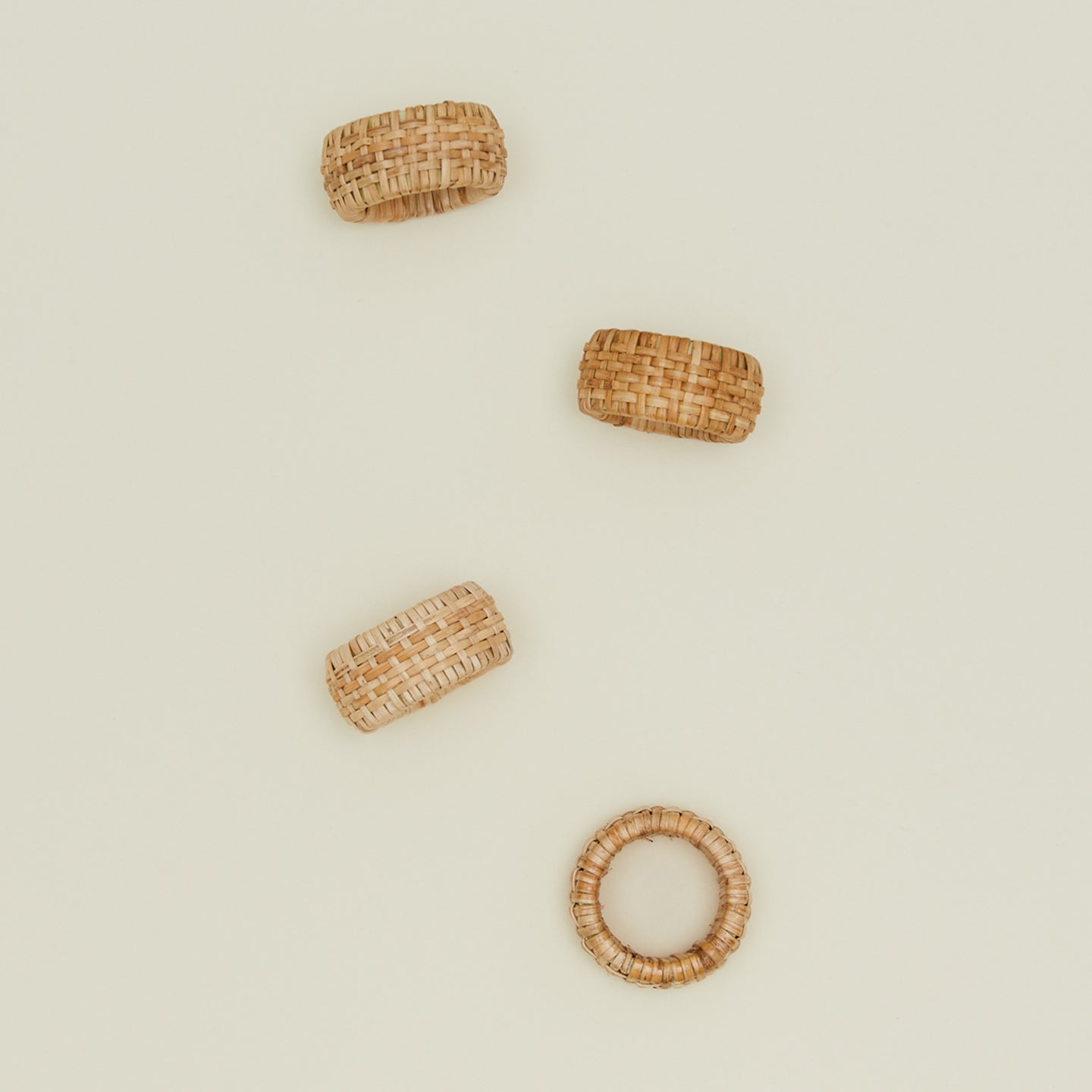 Rattan napkin rings, set of 4