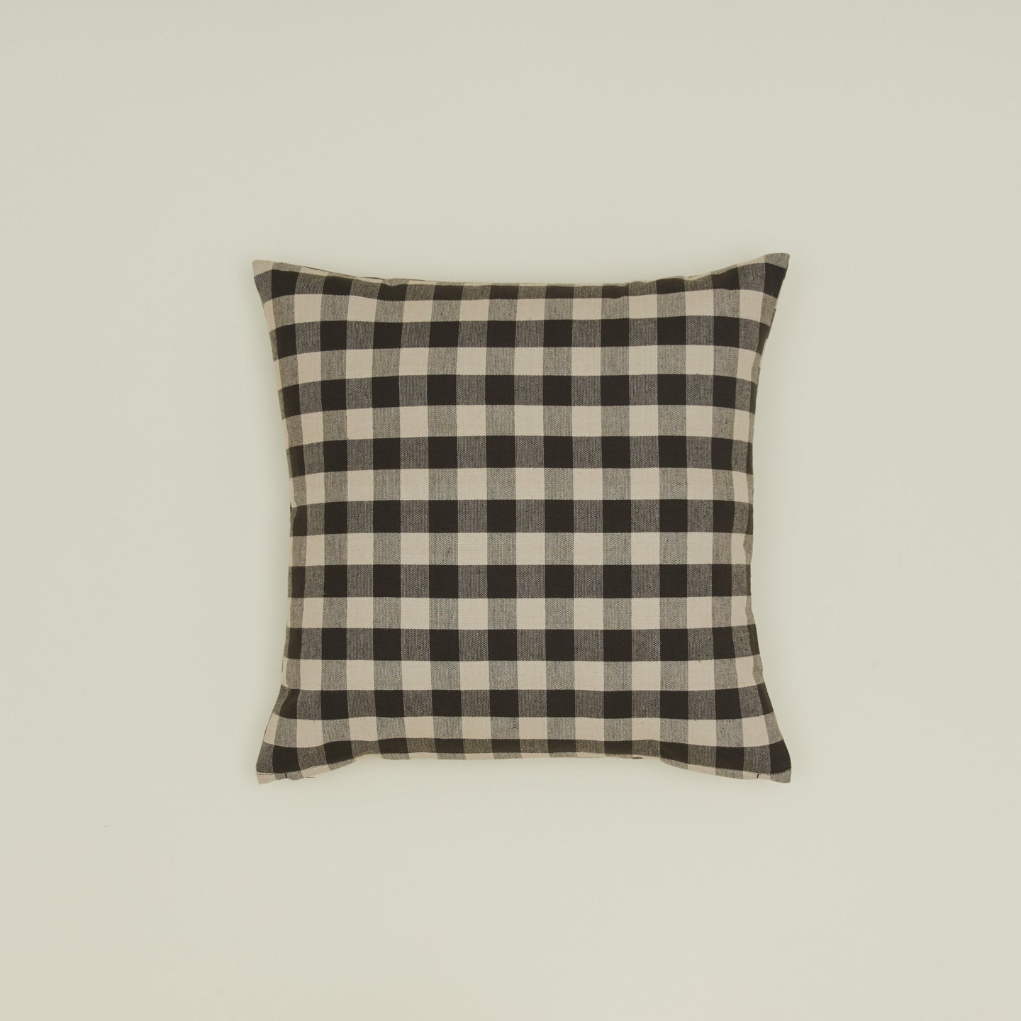 Gingham square pillow in grey/black