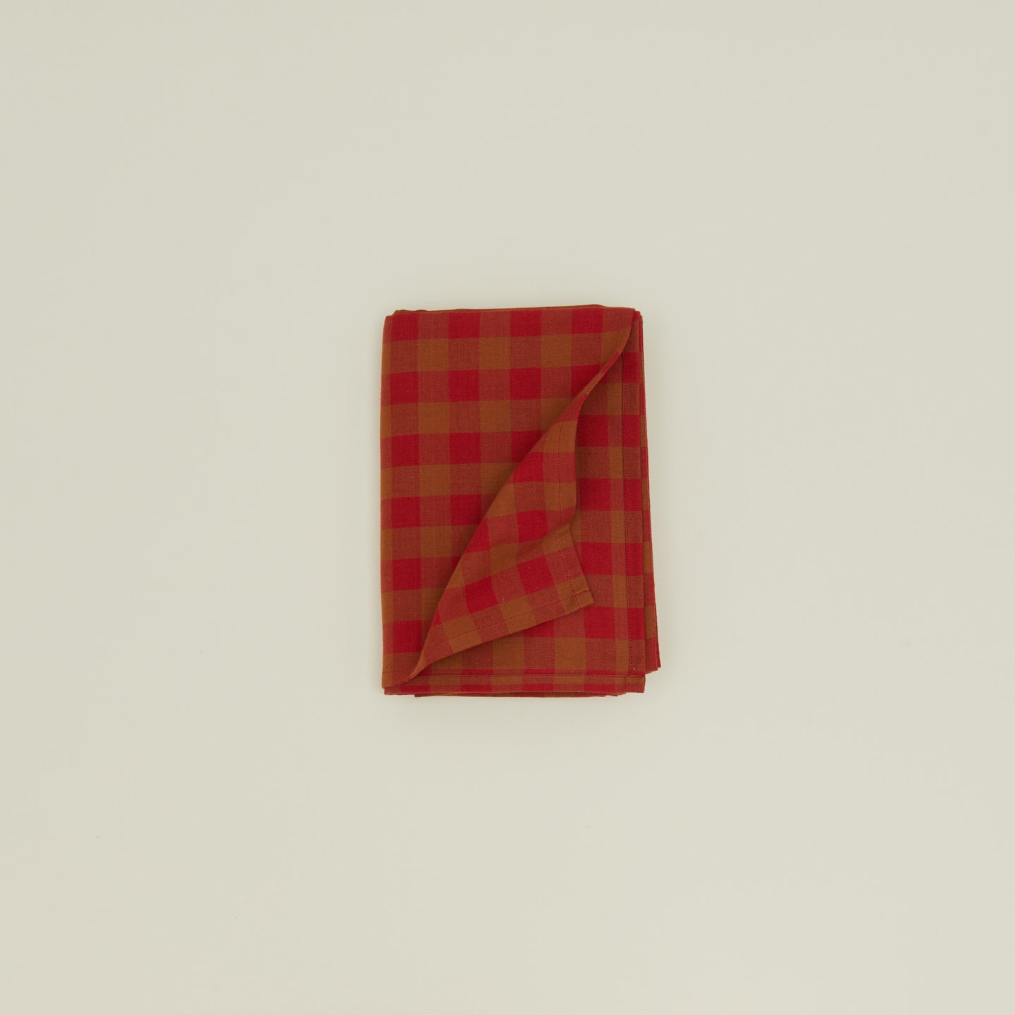 Folded Essential Gingham tablecloth in red/terracotta