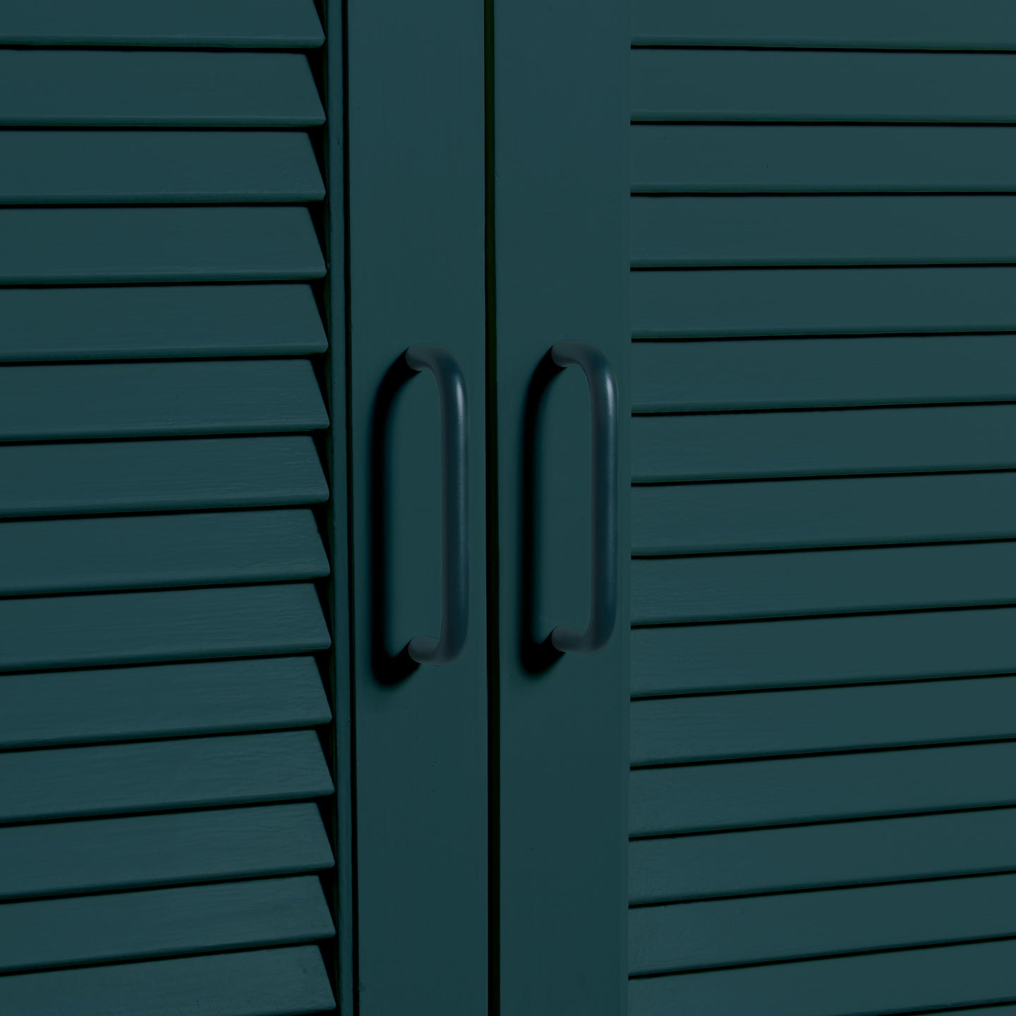 Small peacock pulls on louvered doors