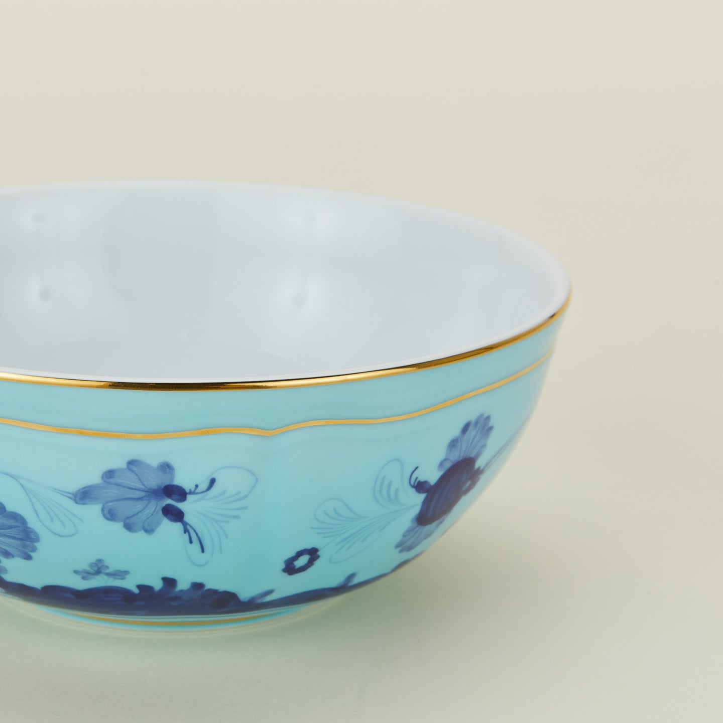 Ginori bowl in iris detail