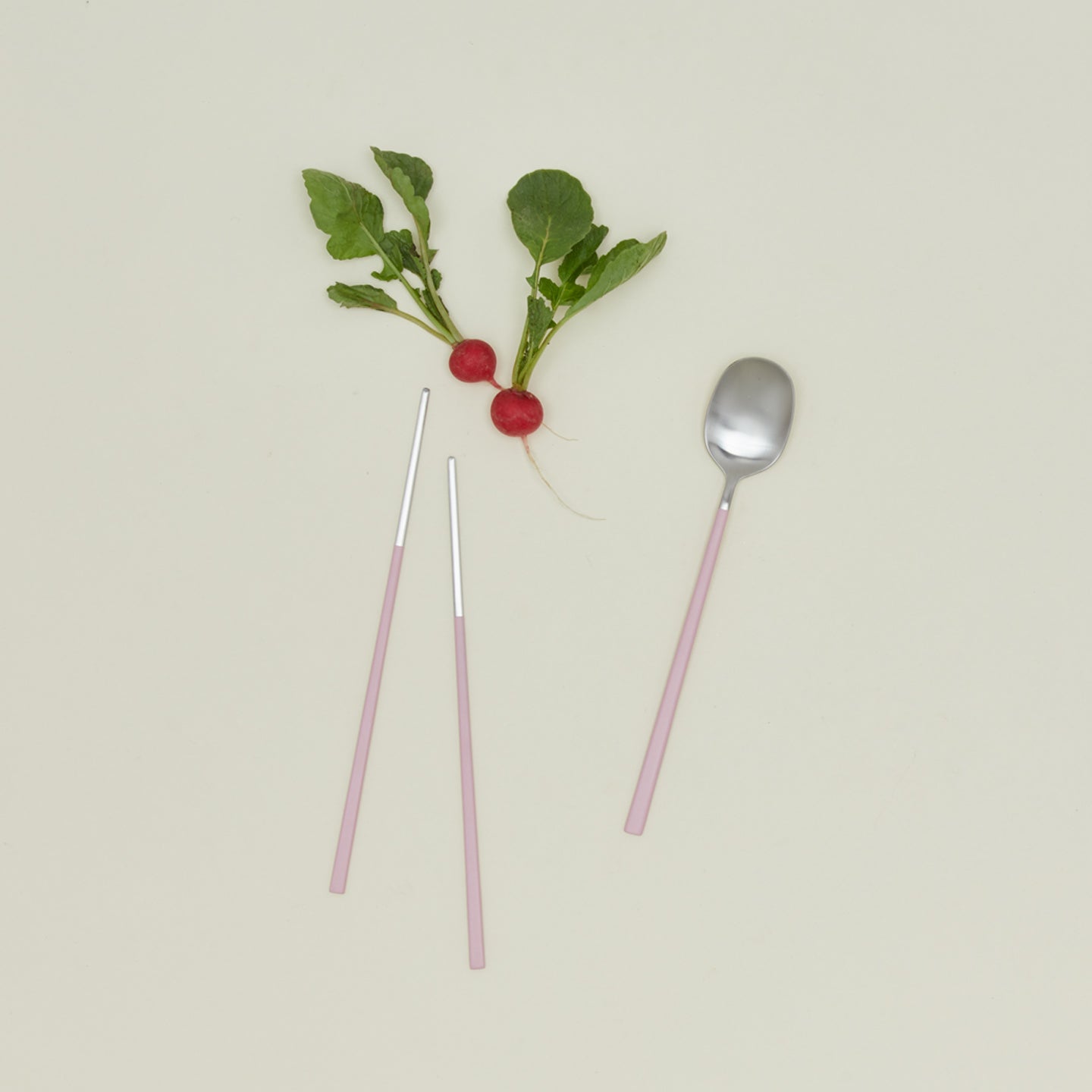 Illo spoon and chopstick set in pink with radishes