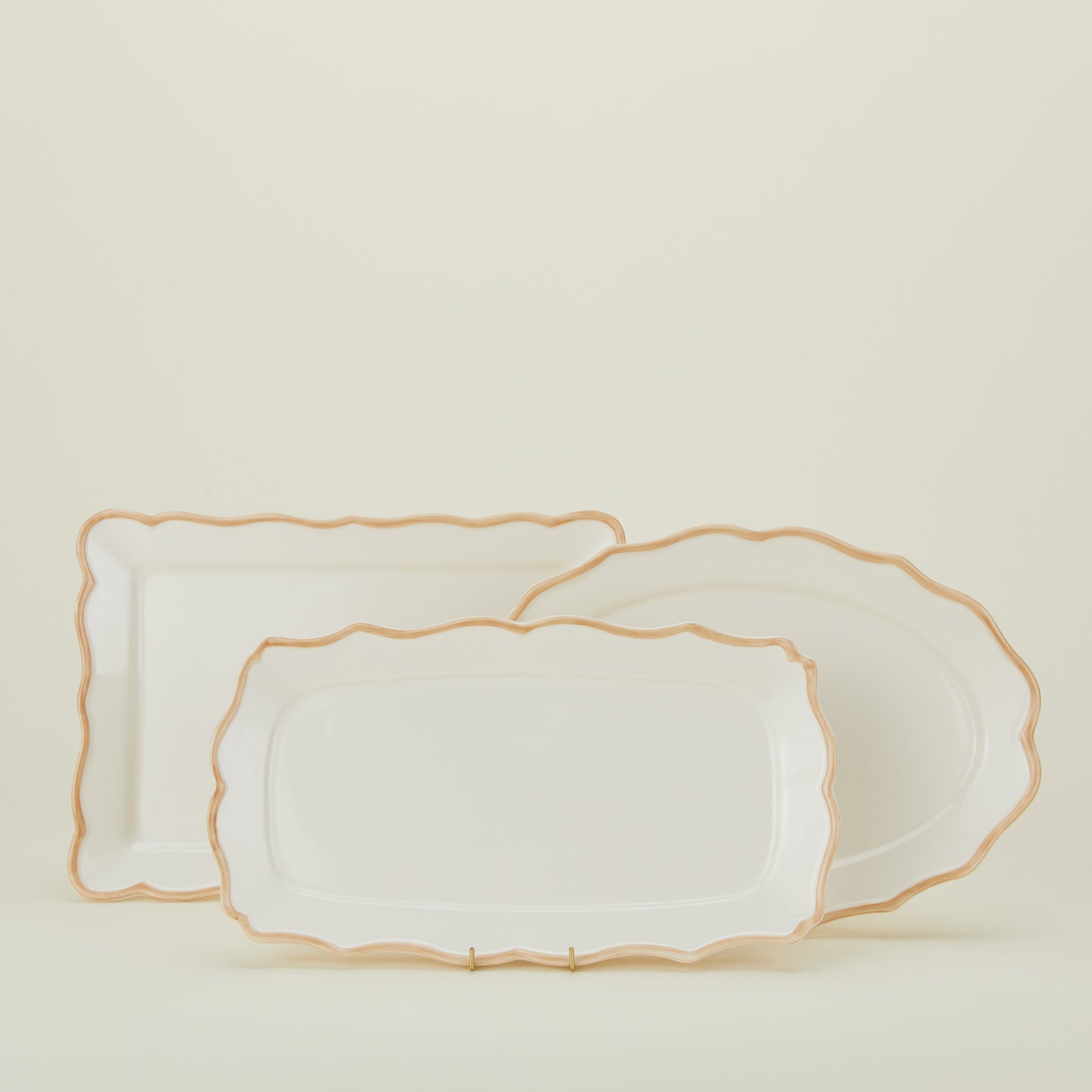 Maison Madison serveware family.