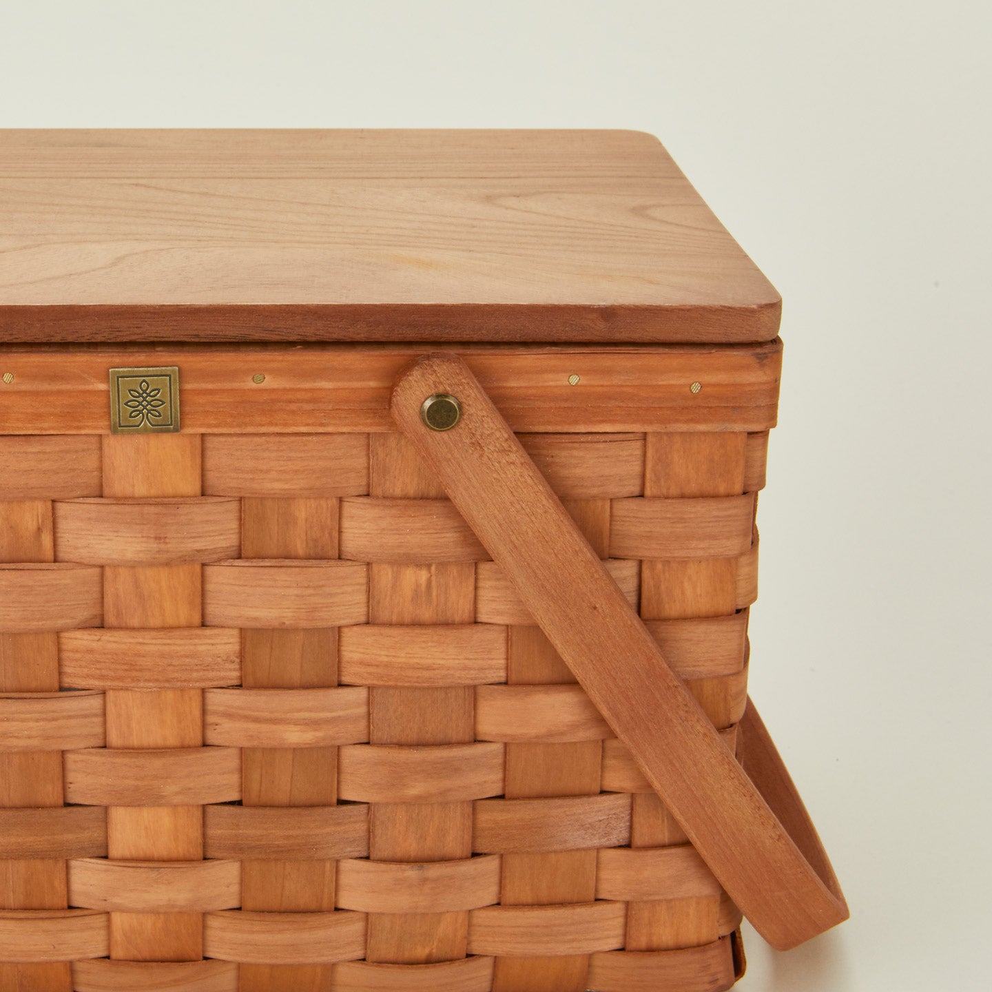 Detailed view of picnic basket exterior