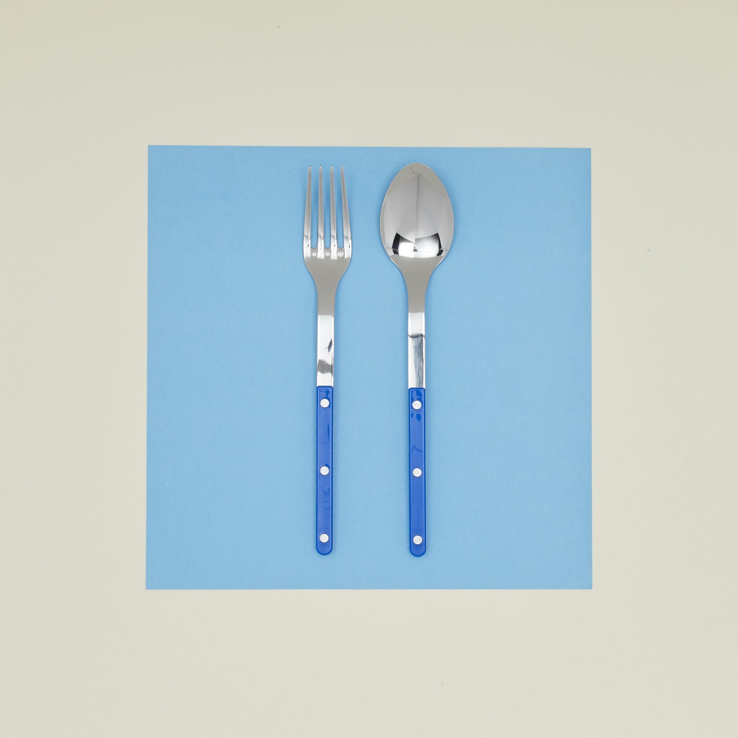 Bistrot Serving Set in lapis blue.