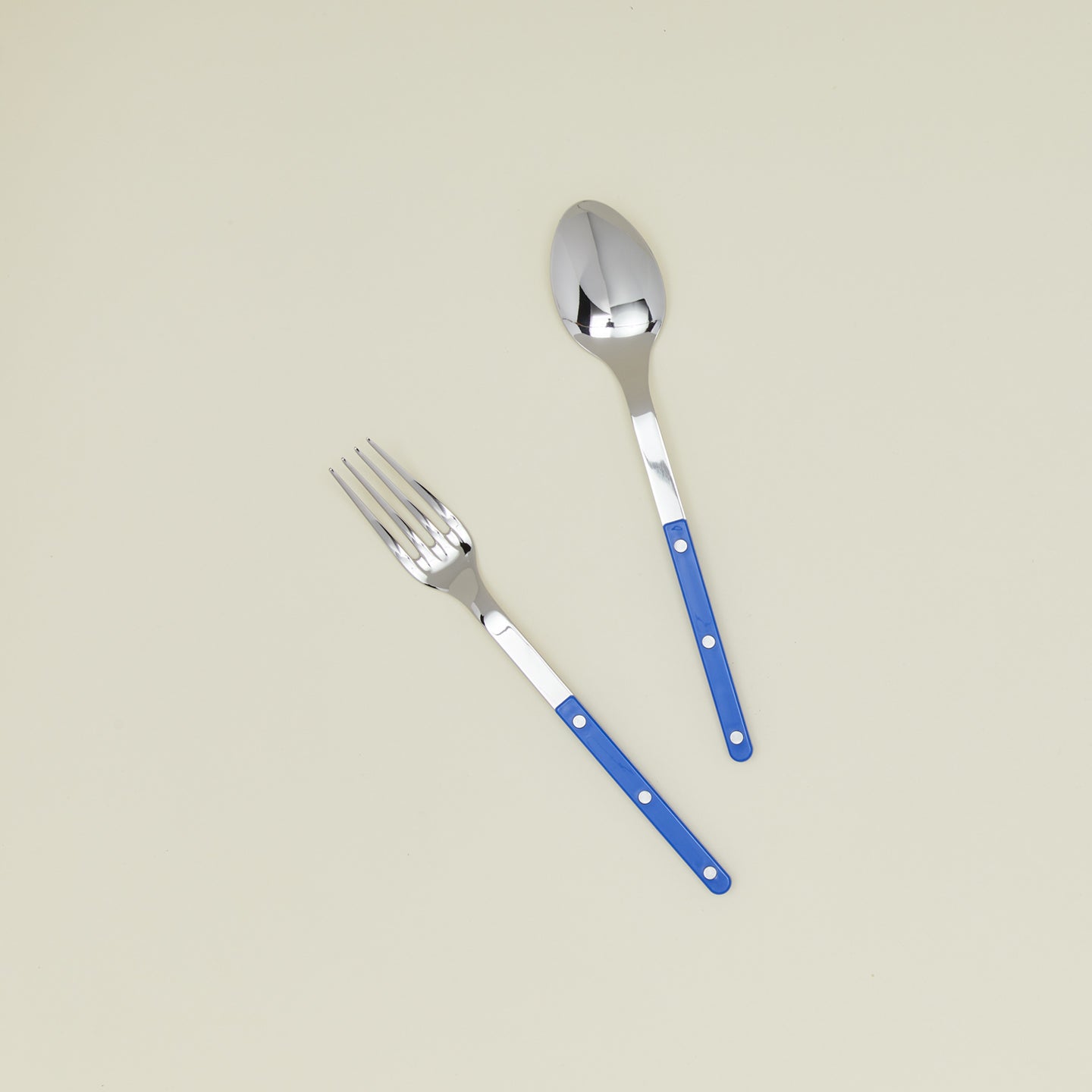 Bistrot Serving Set in lapis blue.