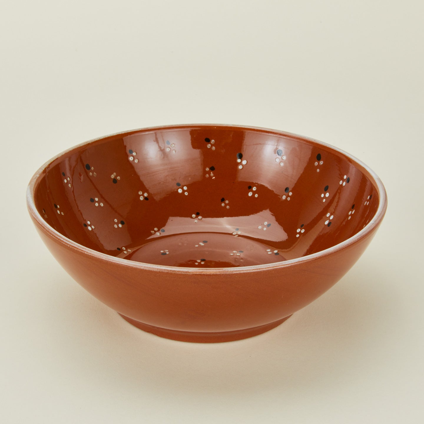 Dotty serving bowl
