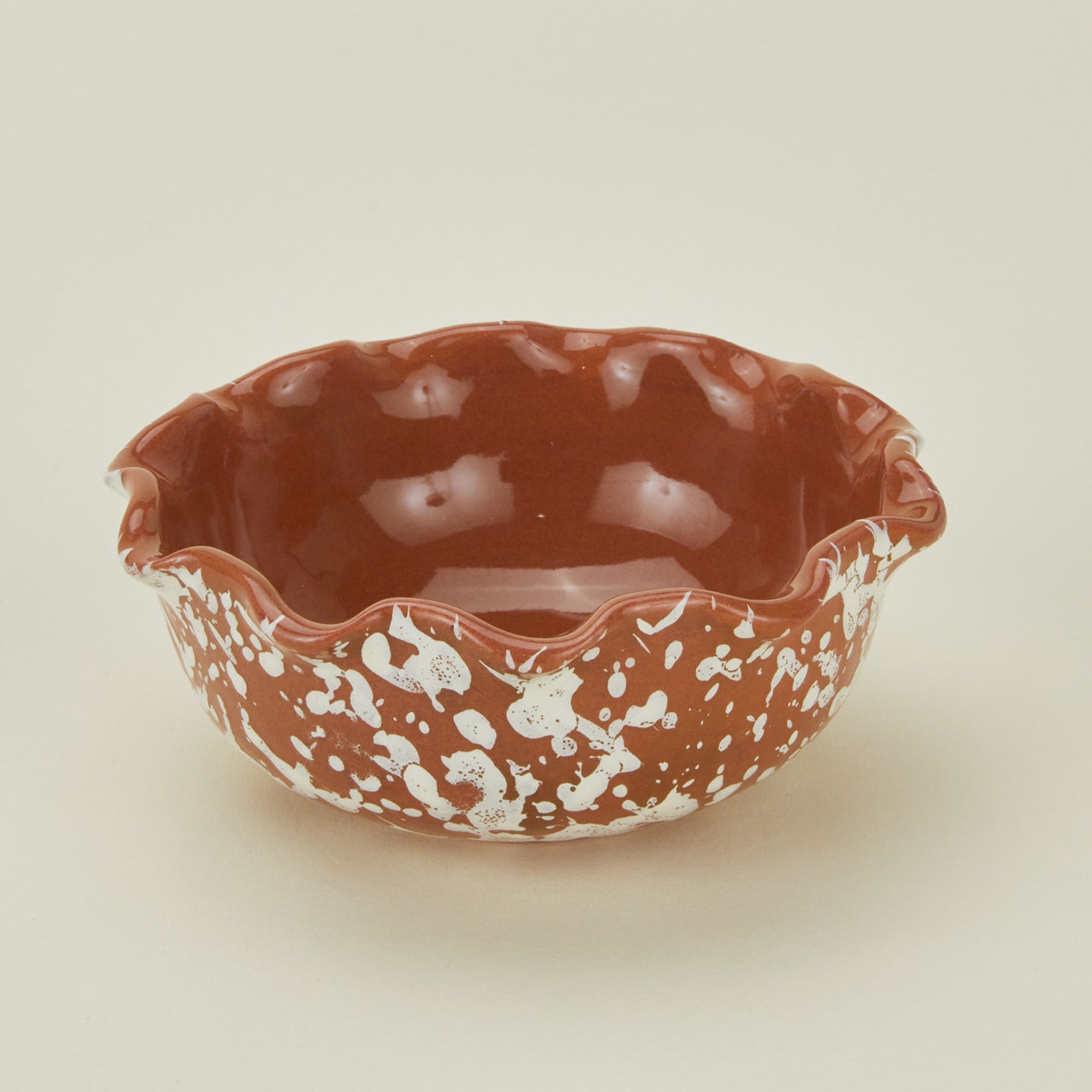 Splatter scallop bowl in terracotta and ivory