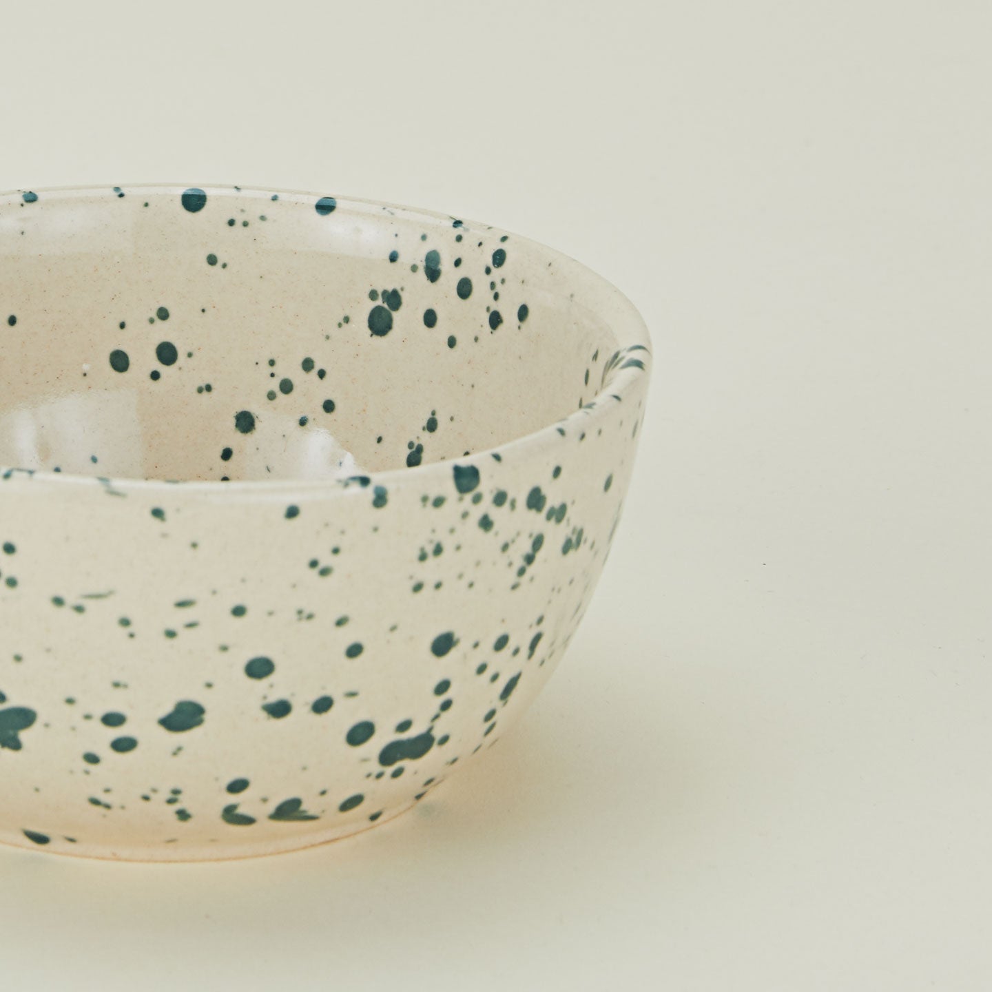 Close up of a Splatterware bowl in Nettle.