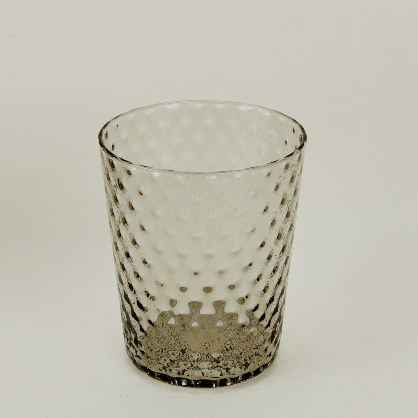 Close up of Veneziano Tumbler in Grey.