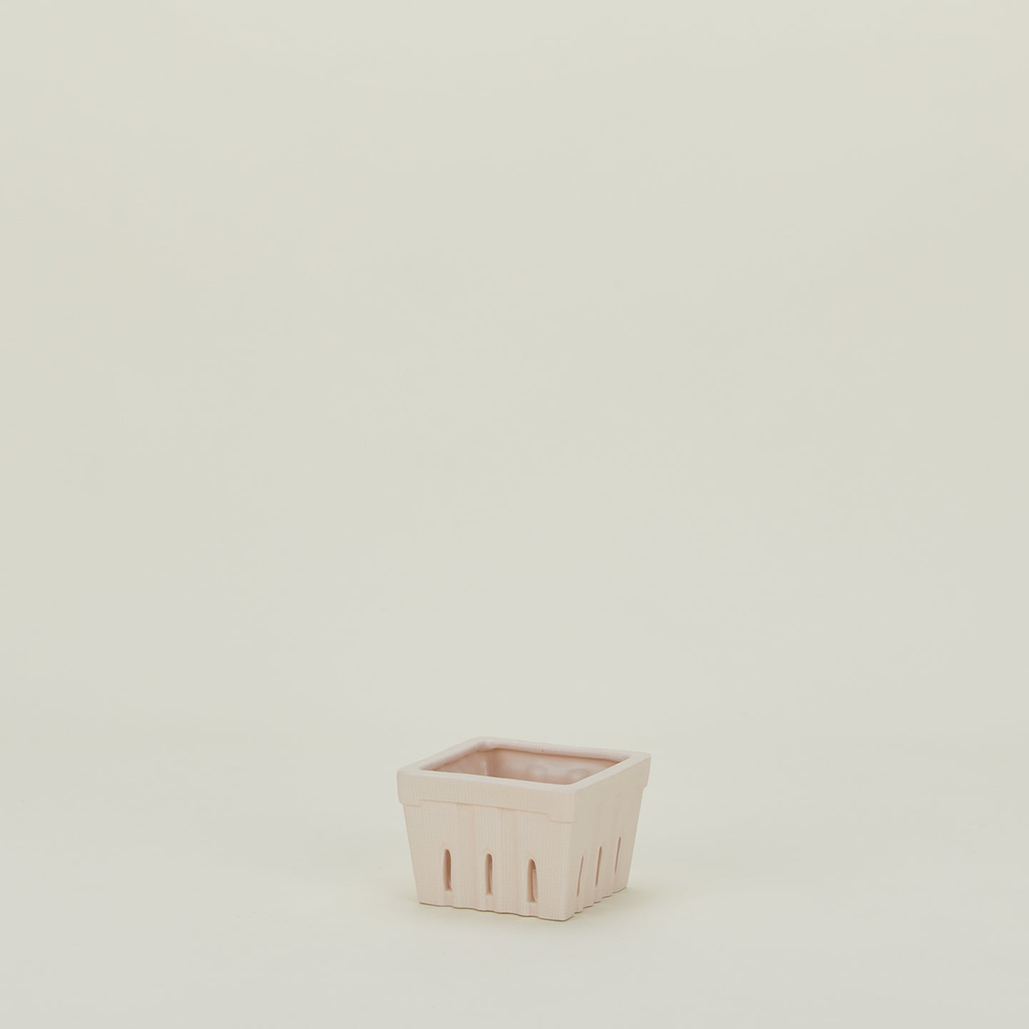Stoneware Berry Basket - Blush