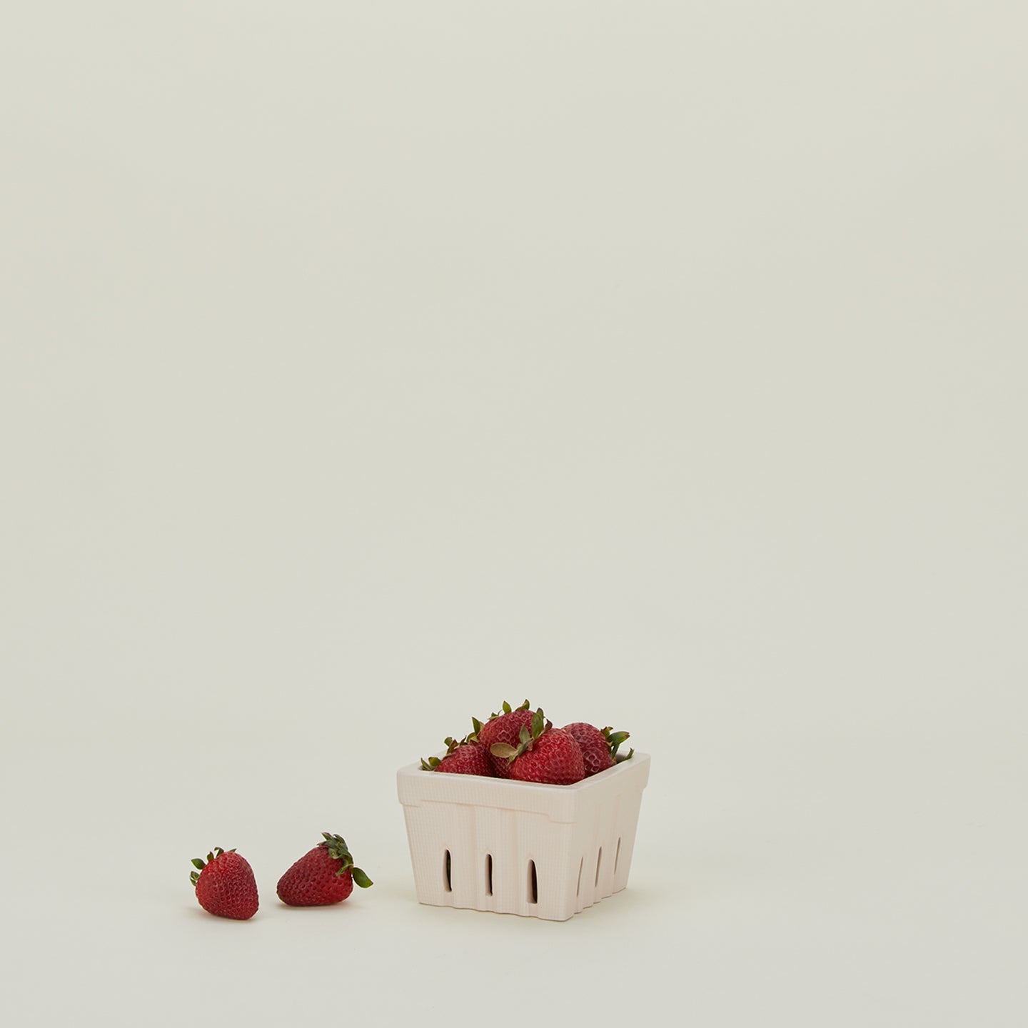 Stoneware Berry Basket - Blush