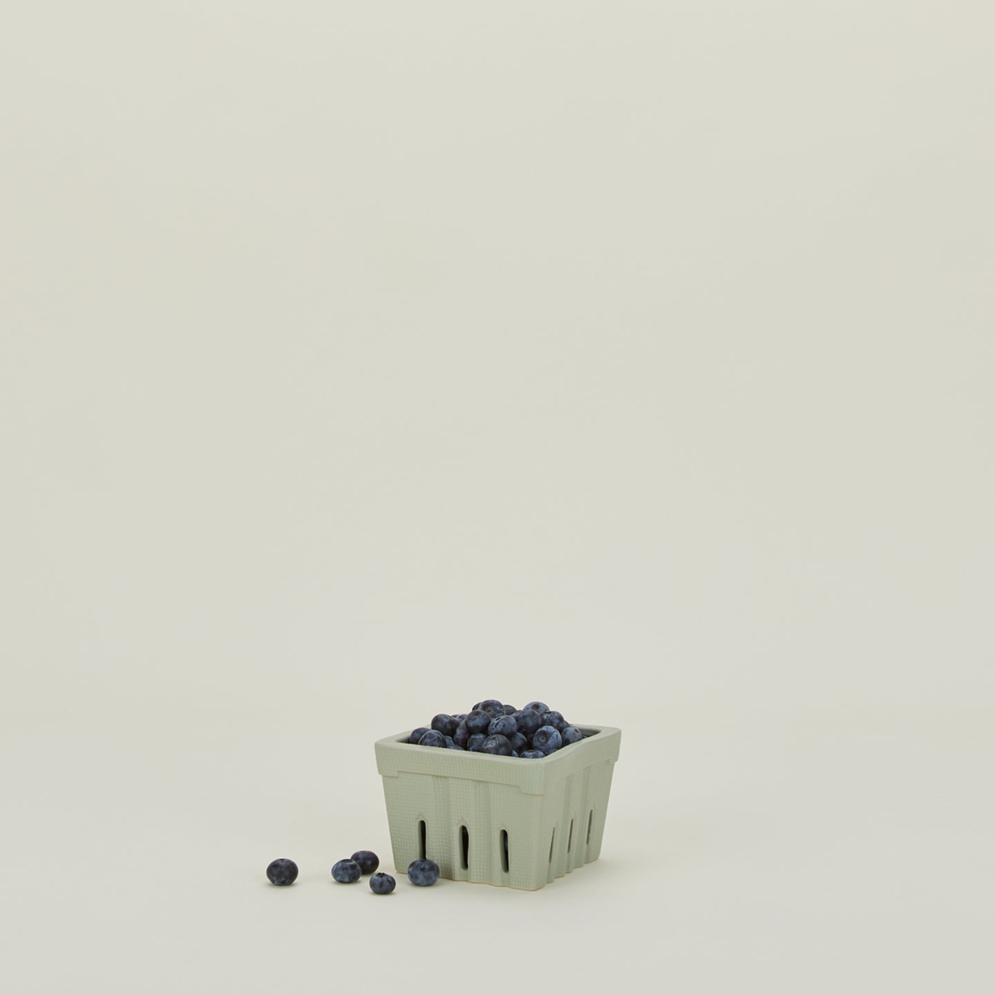 Stoneware Berry Basket - Sage