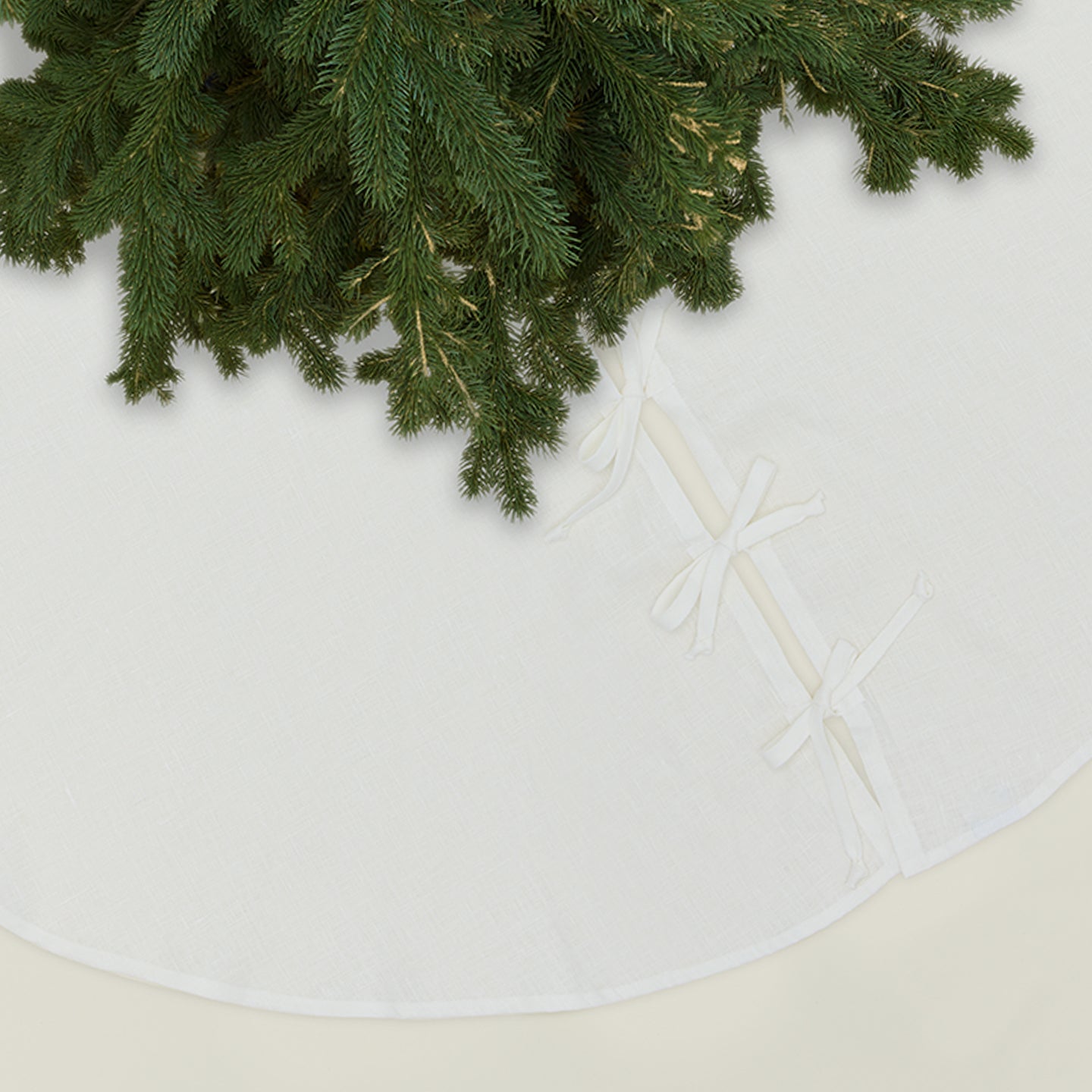 Simple Linen Tree Skirt - Ivory