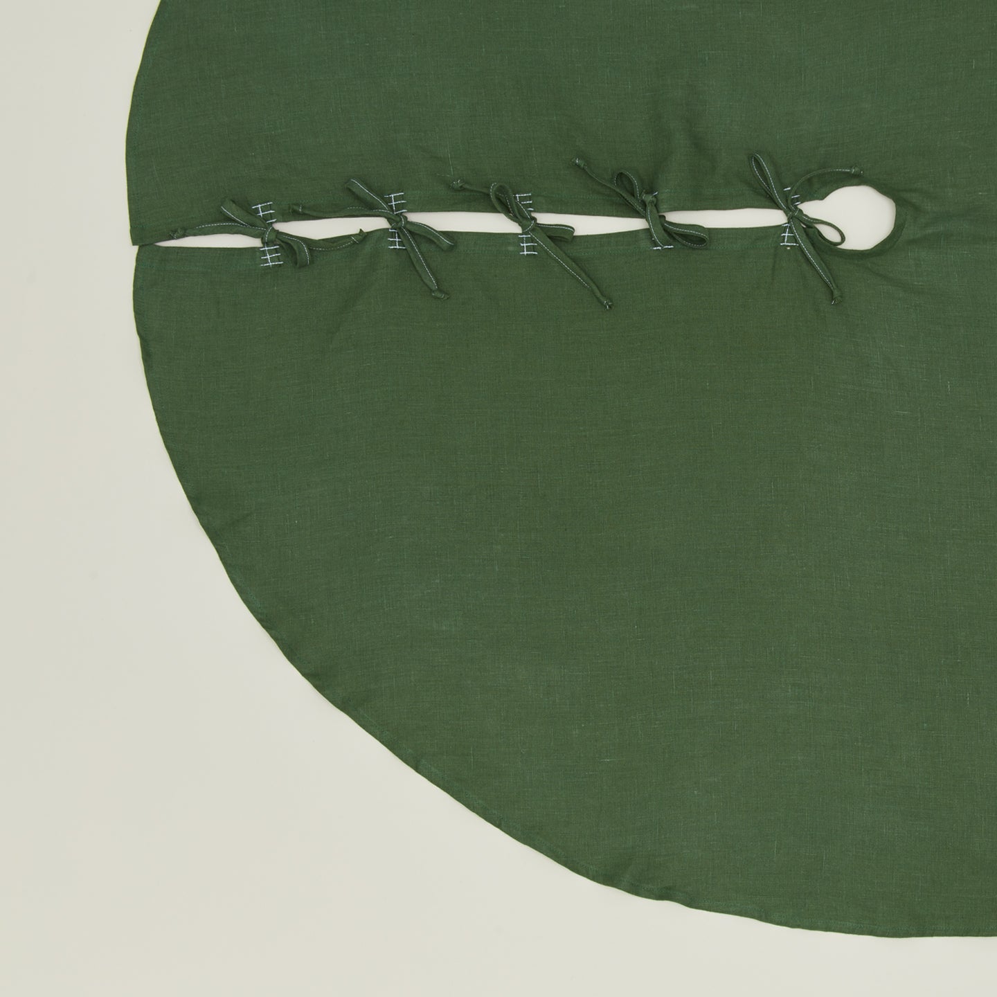 Simple Linen Tree Skirt - Olive