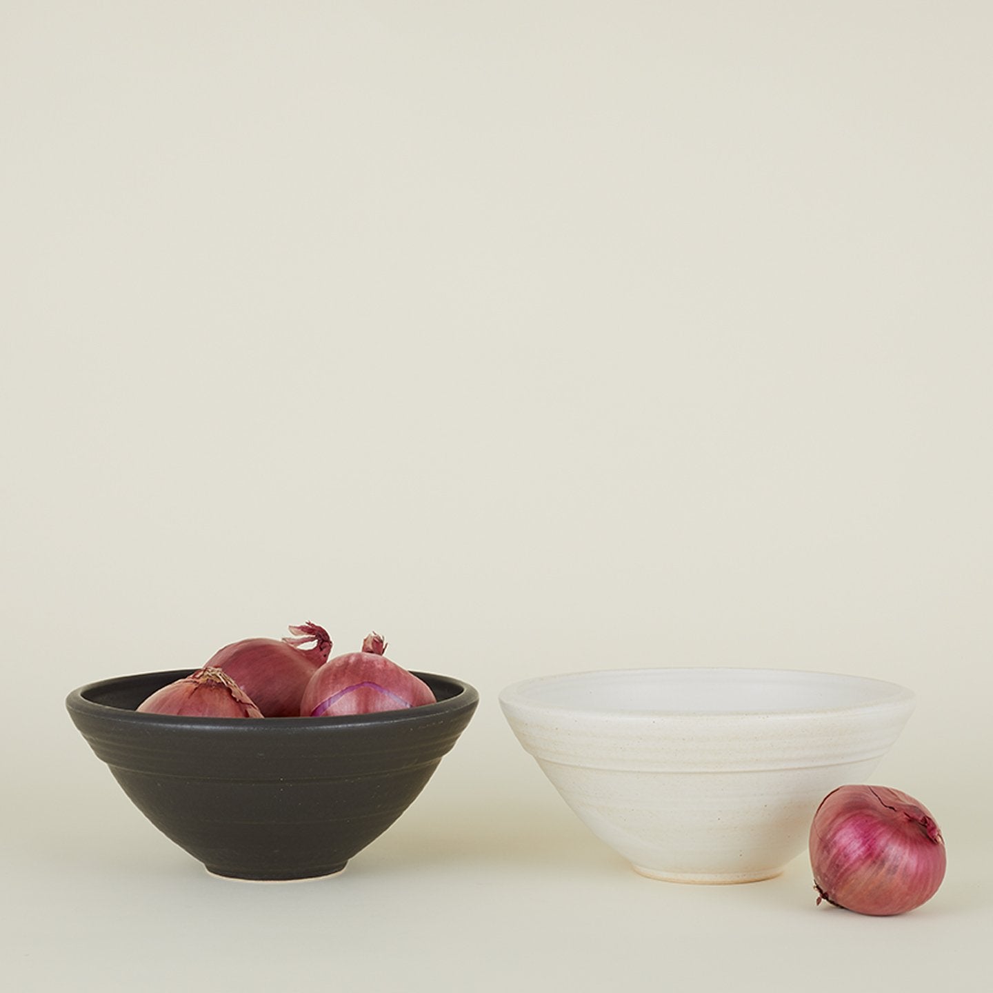 Stoneware Serving Bowl - Eggshell