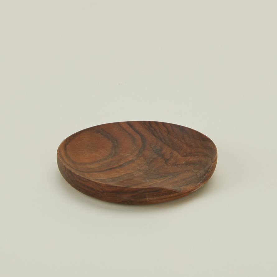 Close up view of walnut spoon rest 
