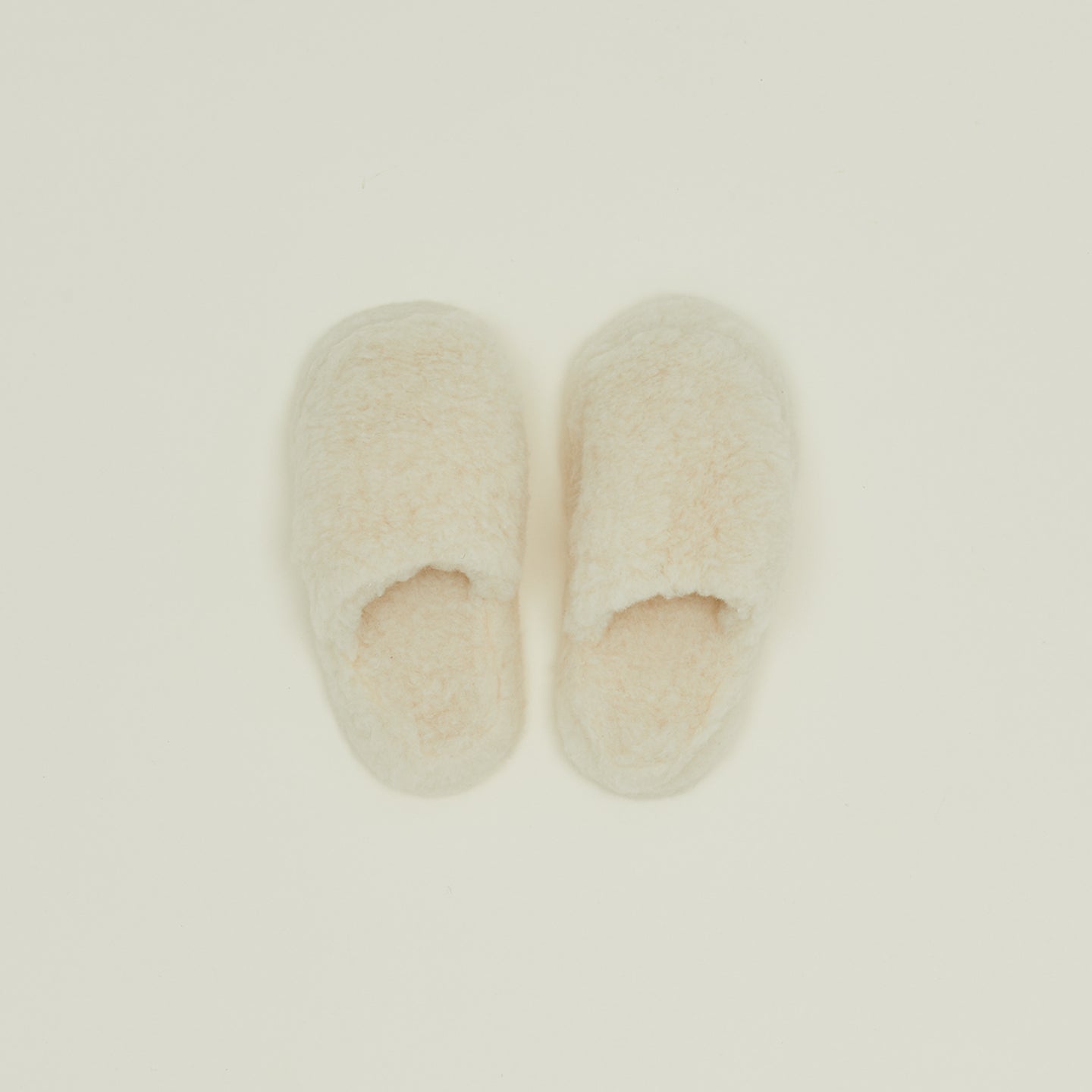 Fuzzy Wool Slippers White – Hawkins New York