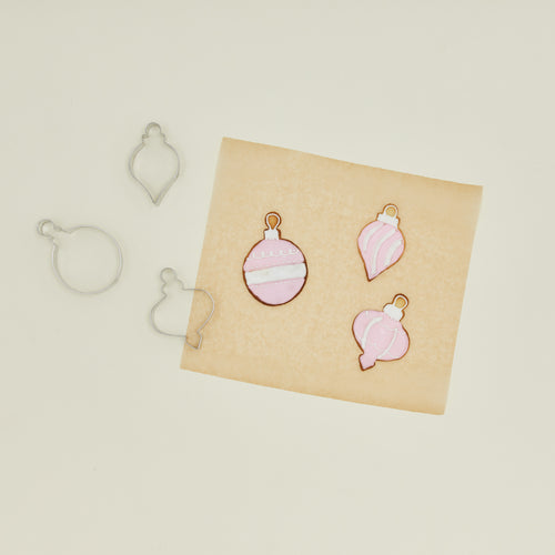 Ornament cookie cutter set with cookies