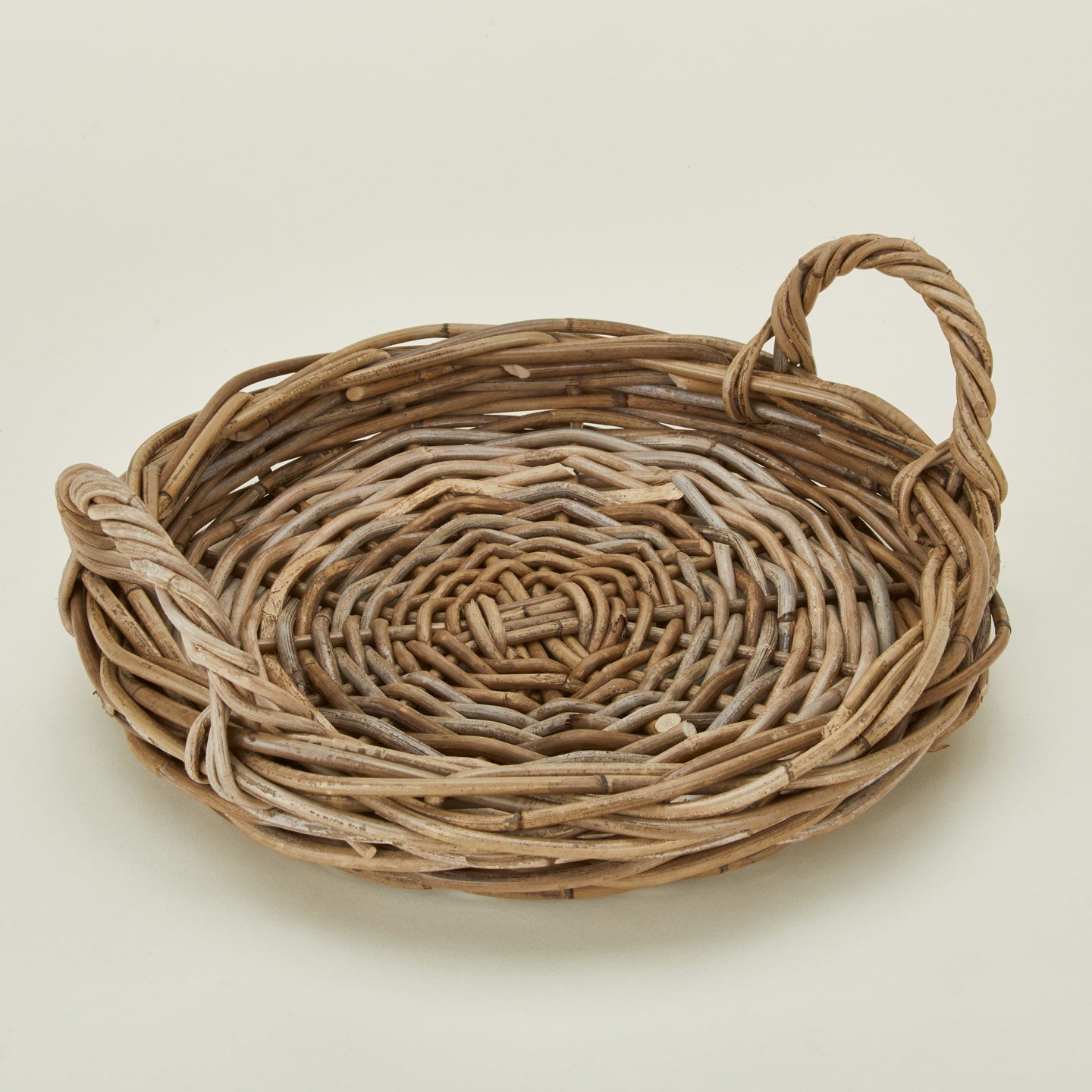 Detailed view of medium Rattan tray