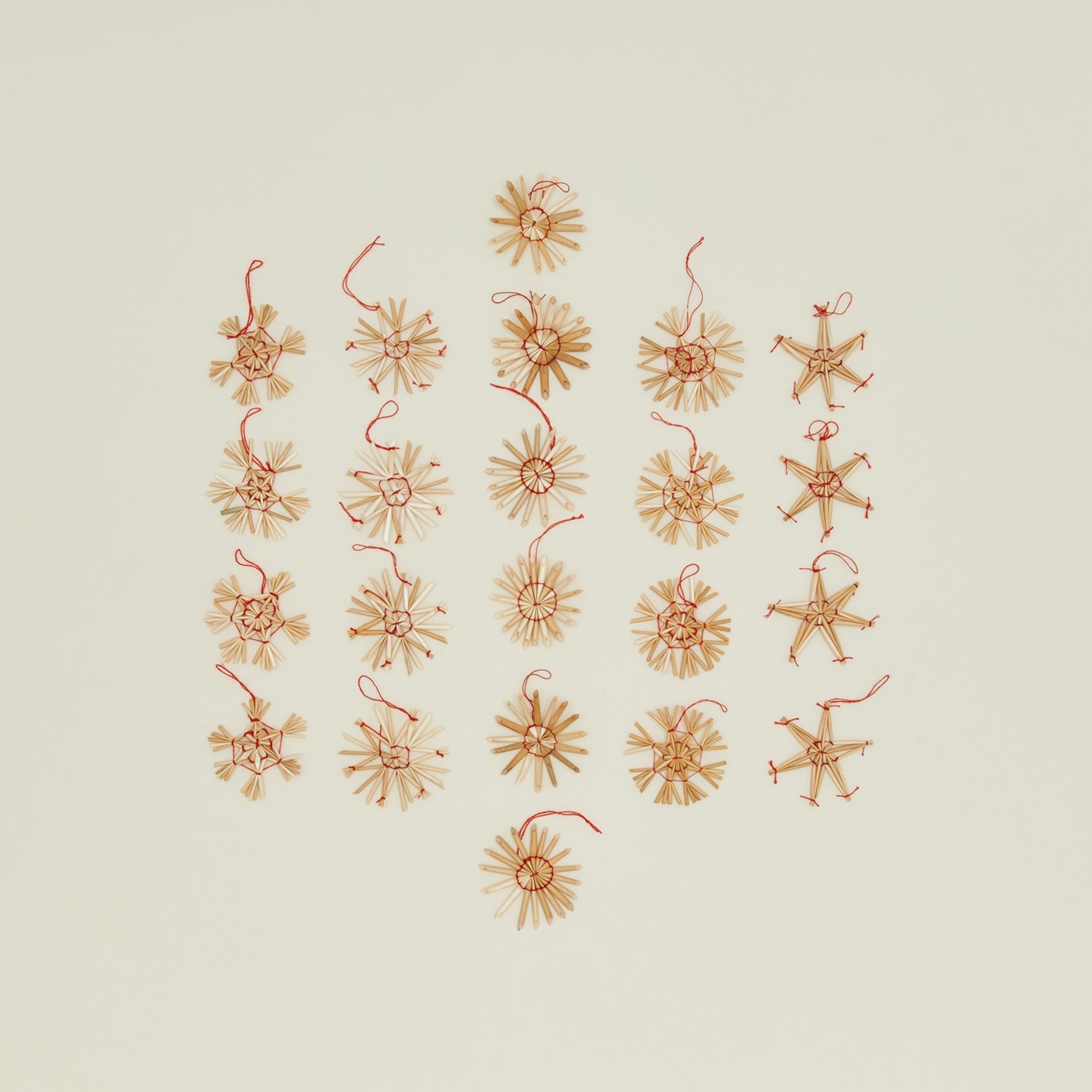 Straw ornaments set of 22 