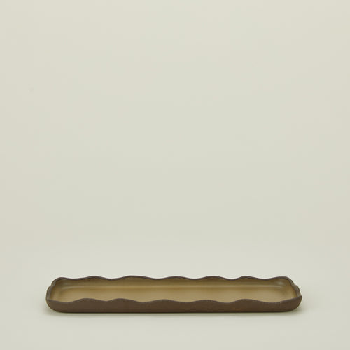 Stoneware wavy tray in olive