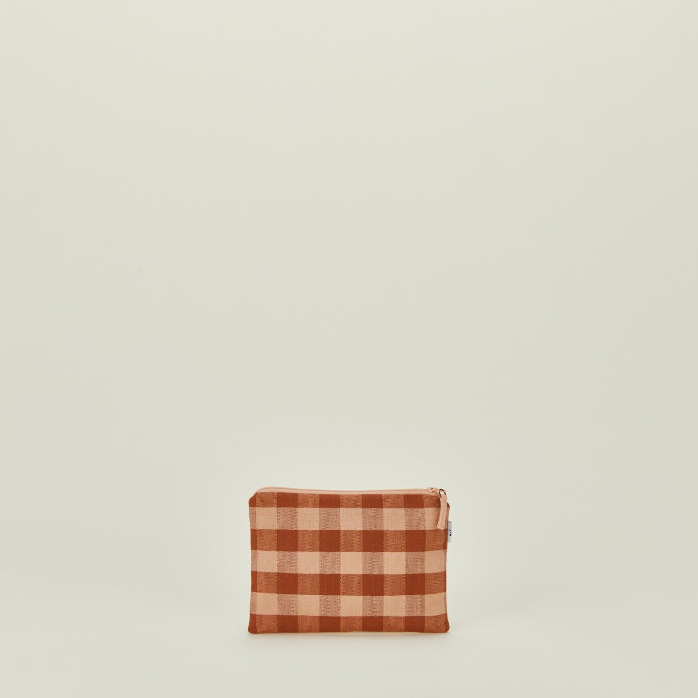 Small essential gingham pouch in blush and terracotta