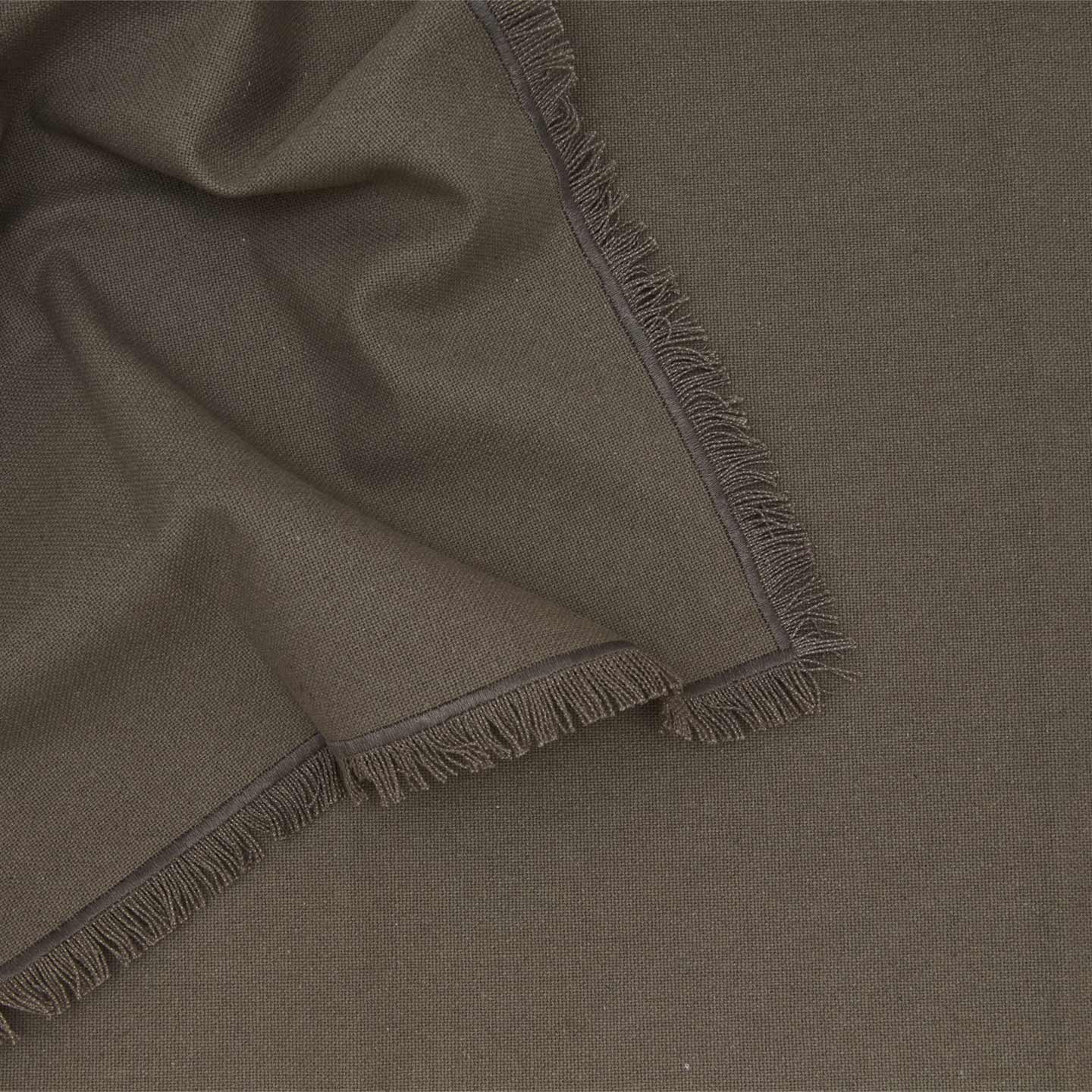 Detailed view of essential dark grey runner