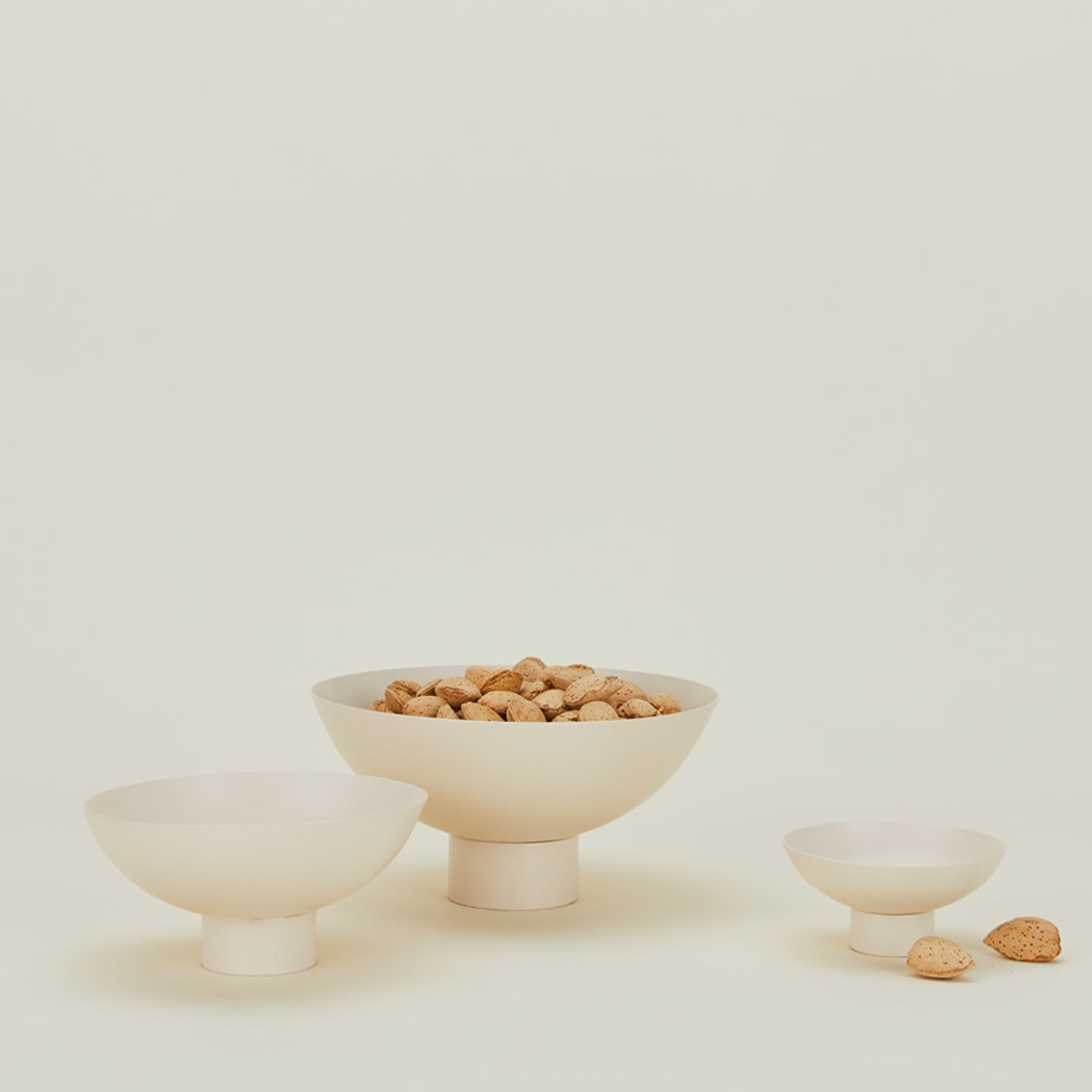 Essential Footed Bowl - Ivory – Hawkins New York