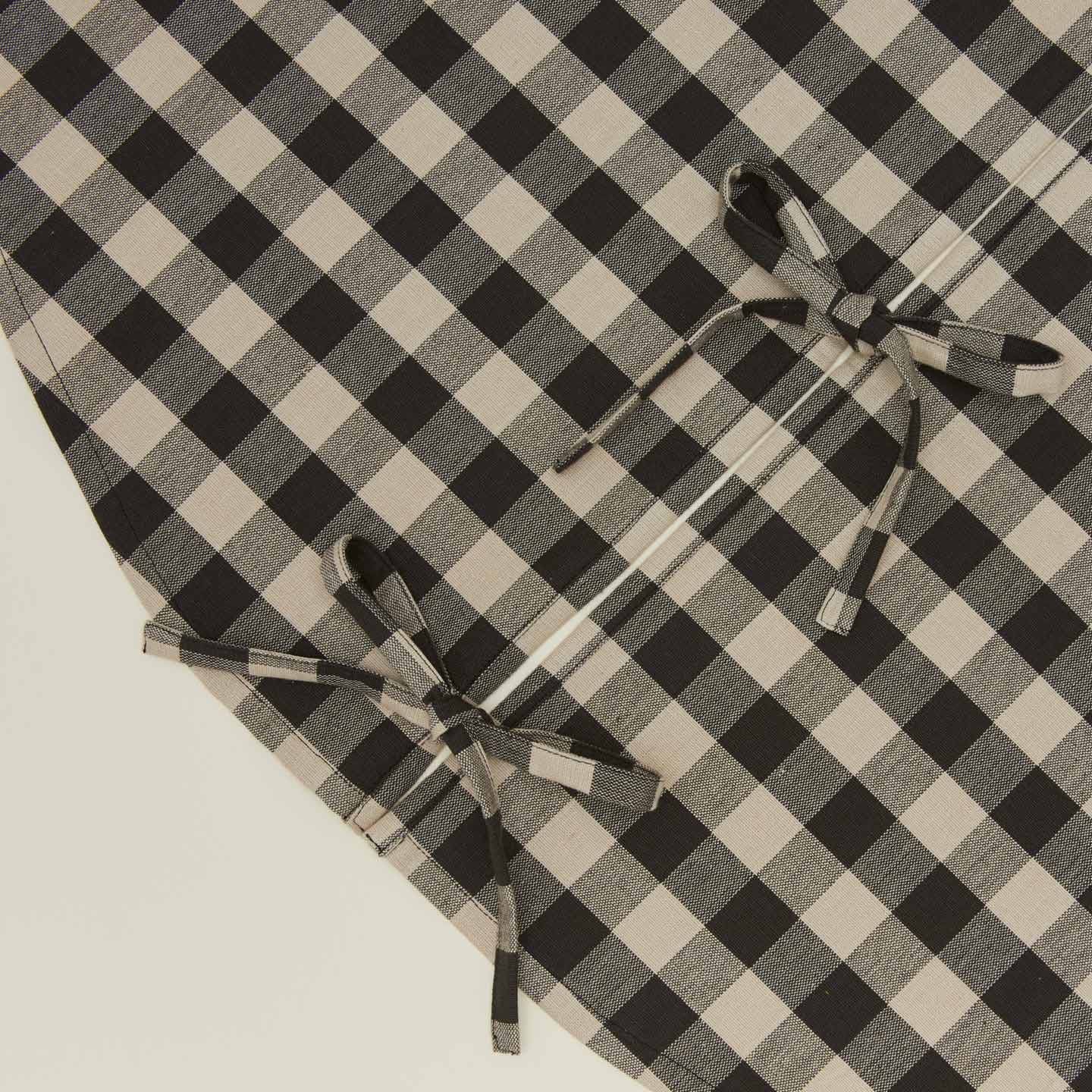 Detailed view of Essential GIngham Tree Skirt - Light Grey/Black