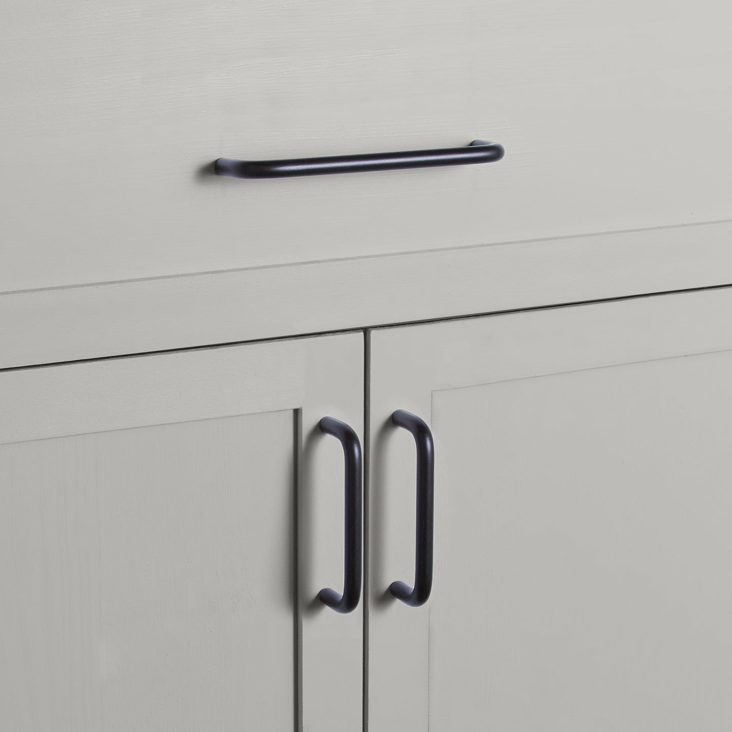 Essential Drawer Pull - Black 6" Essential Drawer Pull - Black 6"