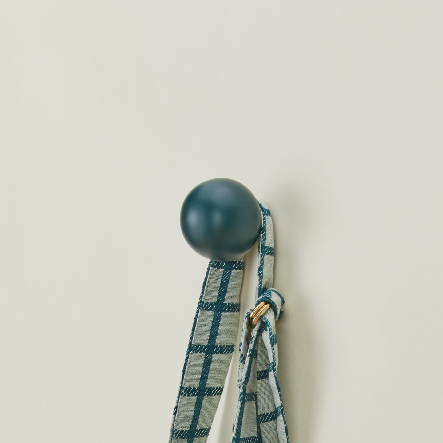 Essential Sphere Hook - Peacock