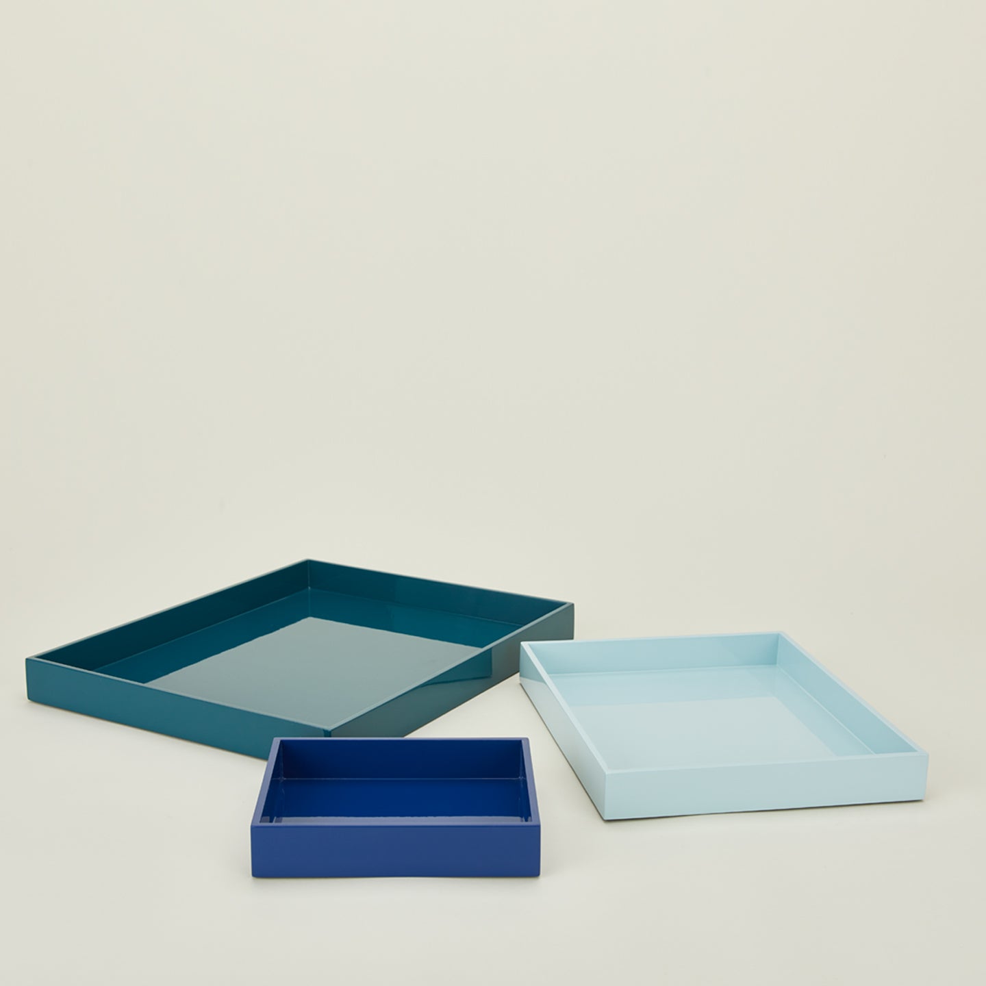 Essential nested trays in blues