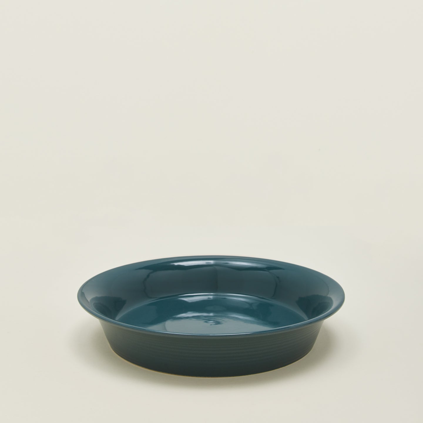 Essential pie dish in peacock