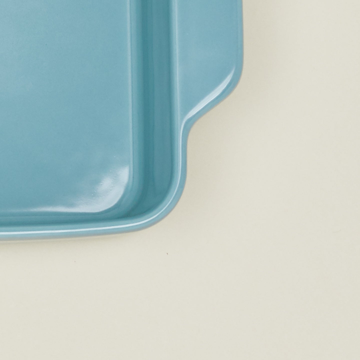 Close up view of 9" x 13" Essential bakeware in sky
