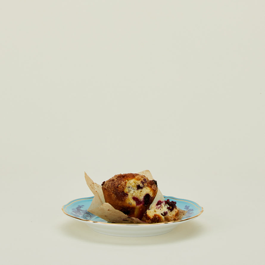 Ginori dessert plate in iris with muffin