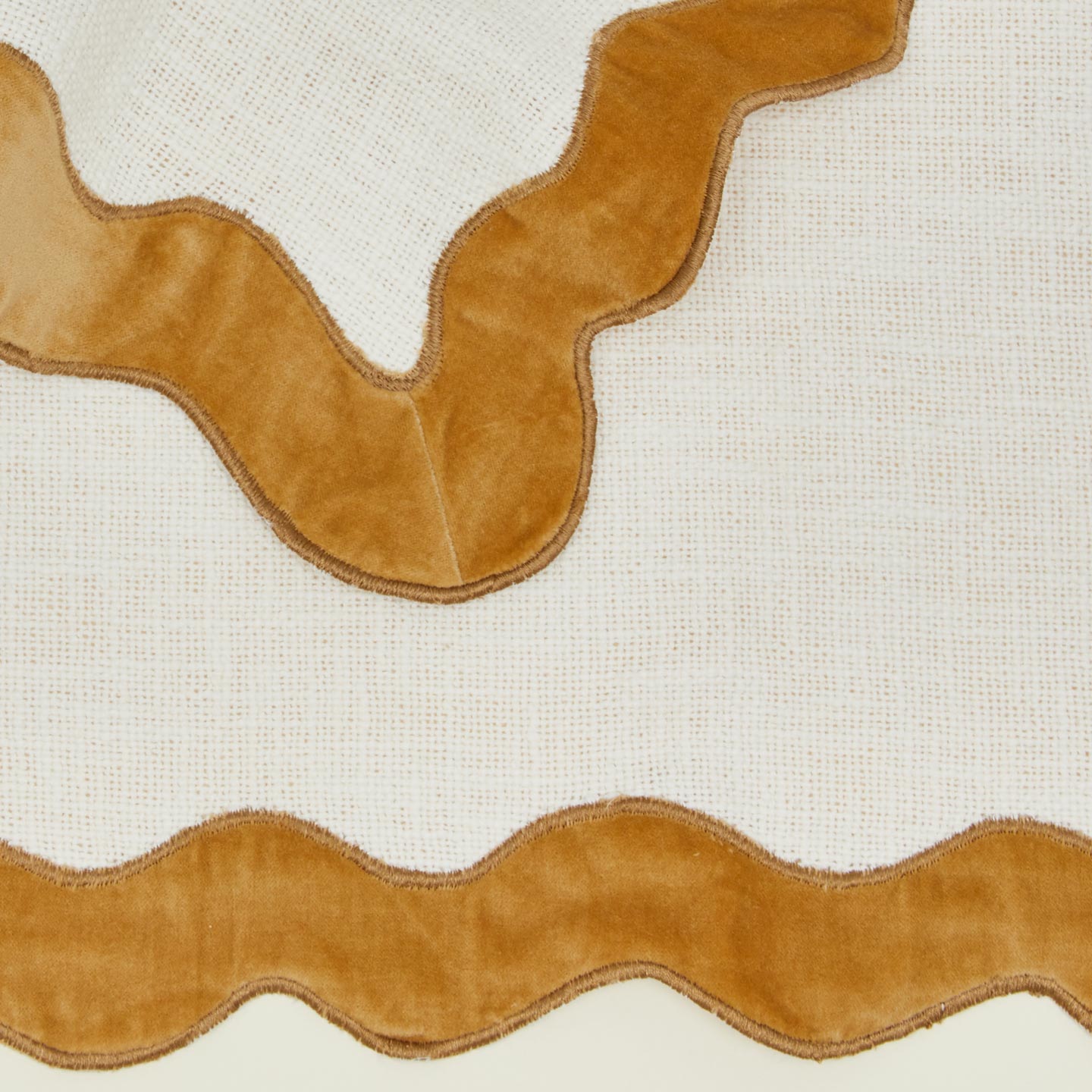 Detailed View Of Velvet Scallop Table Runner
