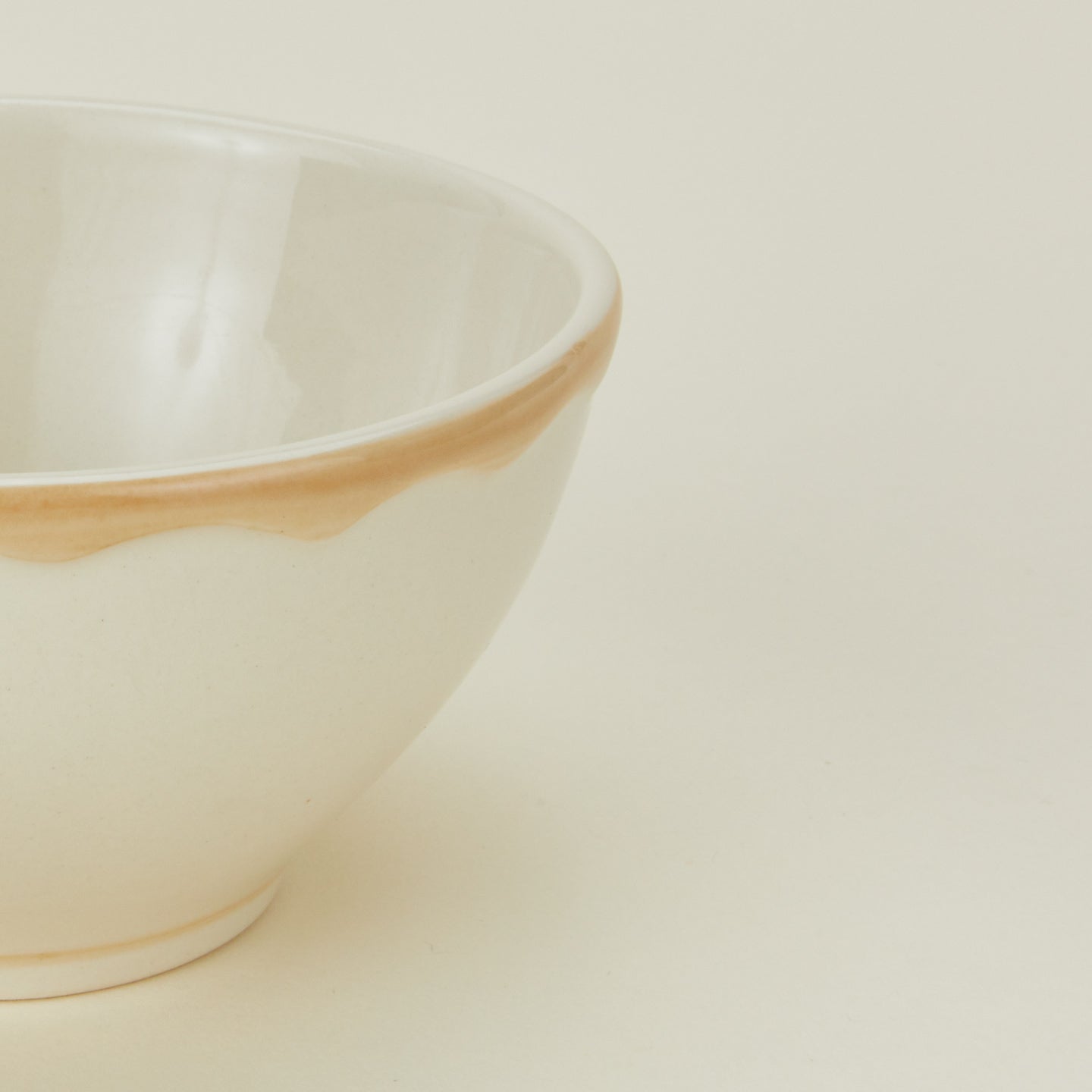 Detailed view of latte cereal bowl
