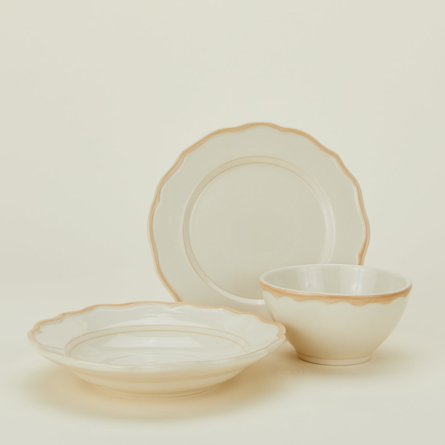 Latte dinnerware family
