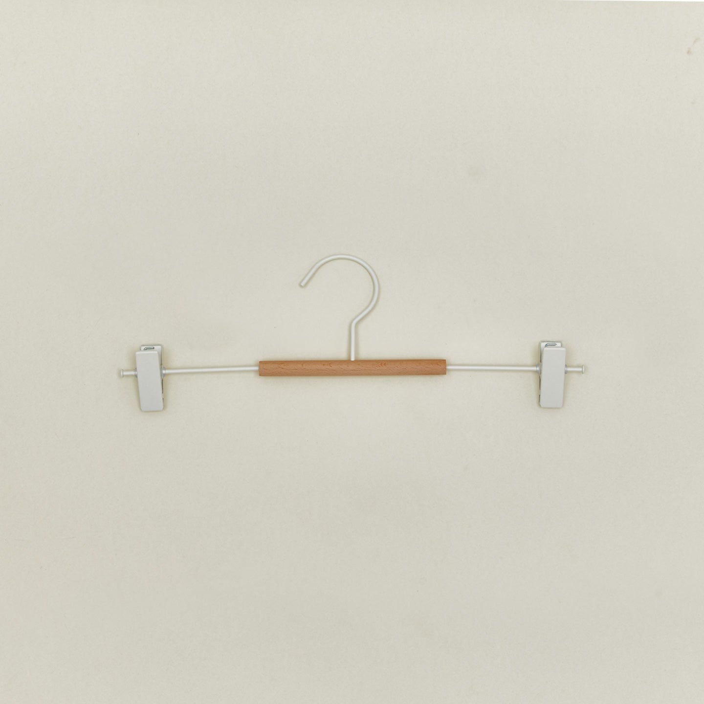 Clip hanger in chalk