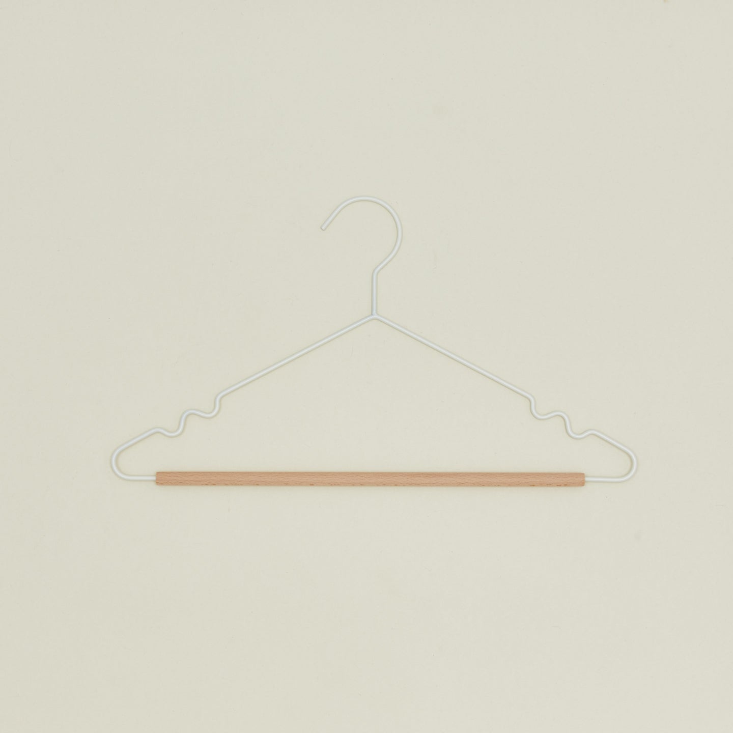 Top hanger in chalk