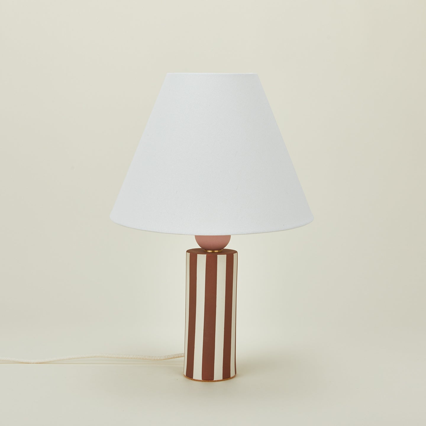 Color story lamp in brick stripe