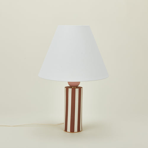 Pillar table lamp with brick stripe